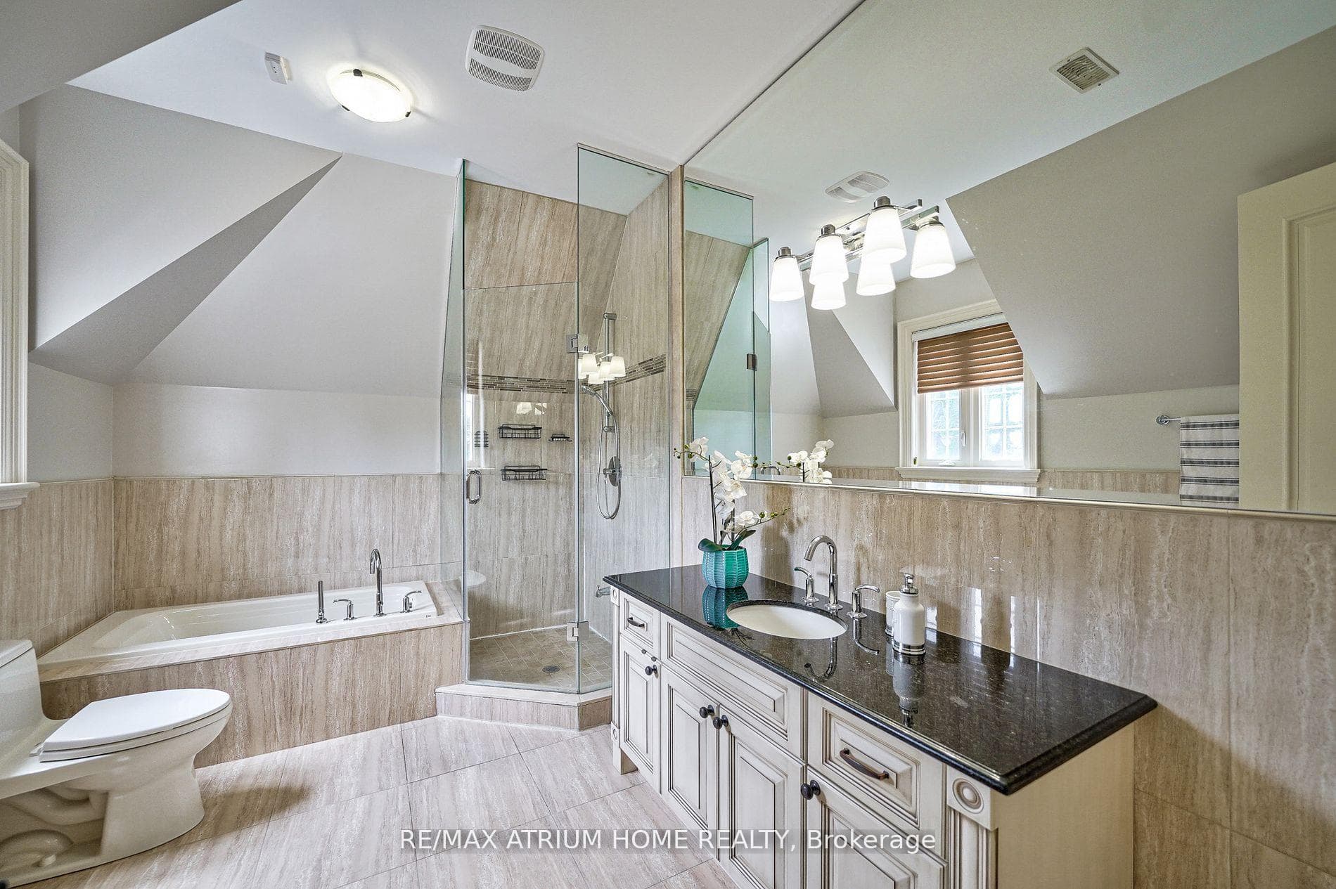 18 Heathcote Avenue — property photo