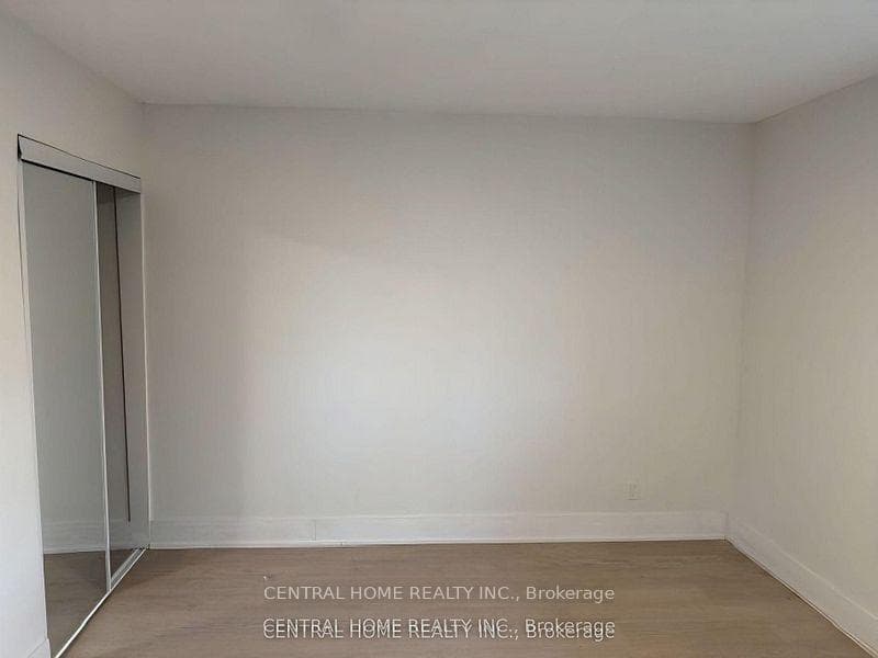 206 Parkview Crescent — property photo