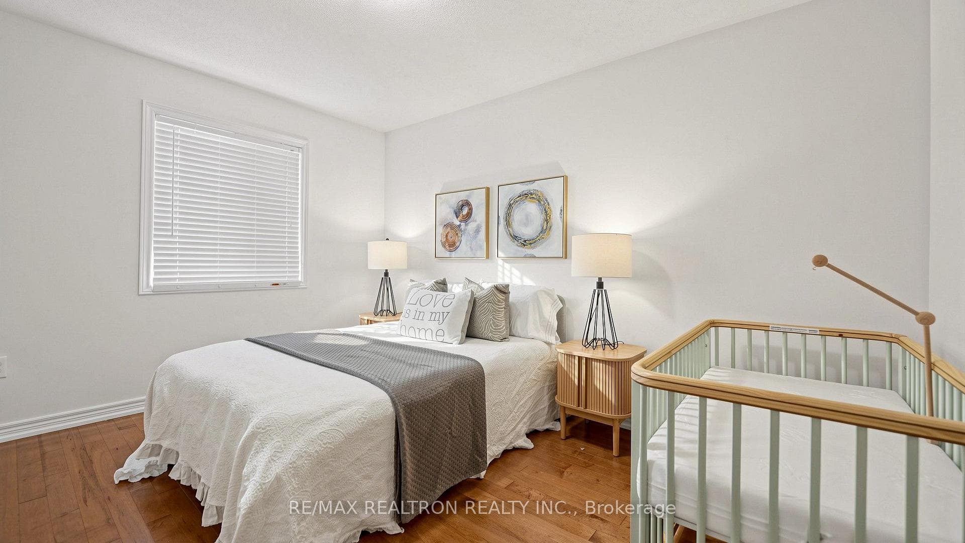 10 Fountain Court — property photo