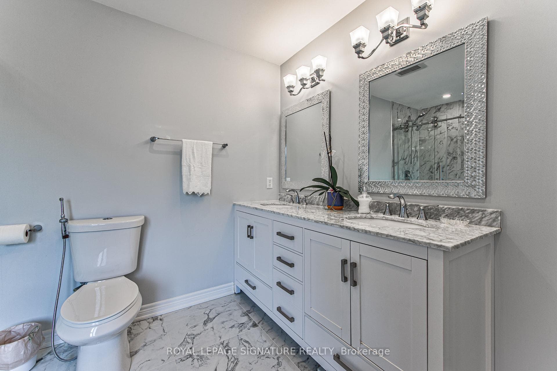 270 Springvalley Crescent — property photo