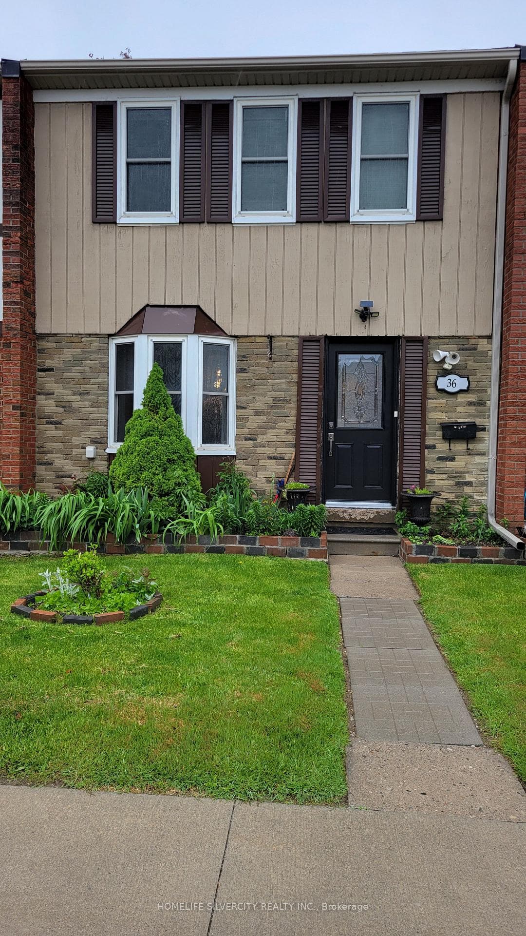 36- 900 Central Park Drive — property photo
