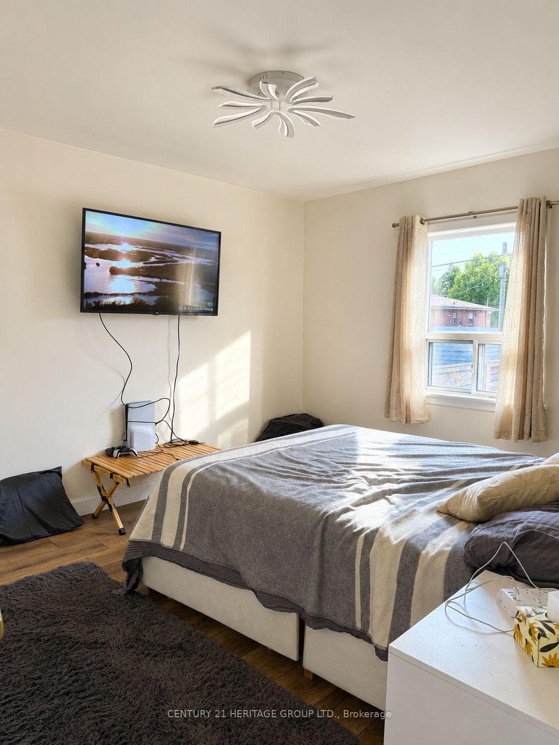 124 Regina Avenue — property photo