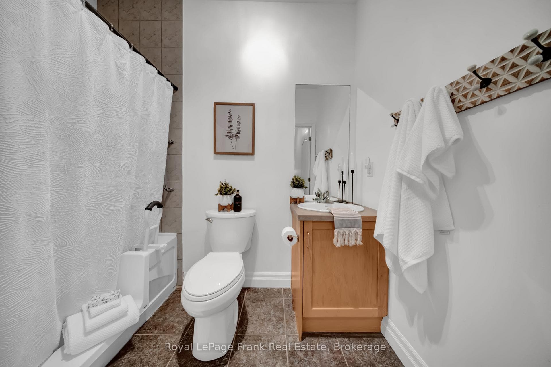 306- 44 Bond Street — property photo