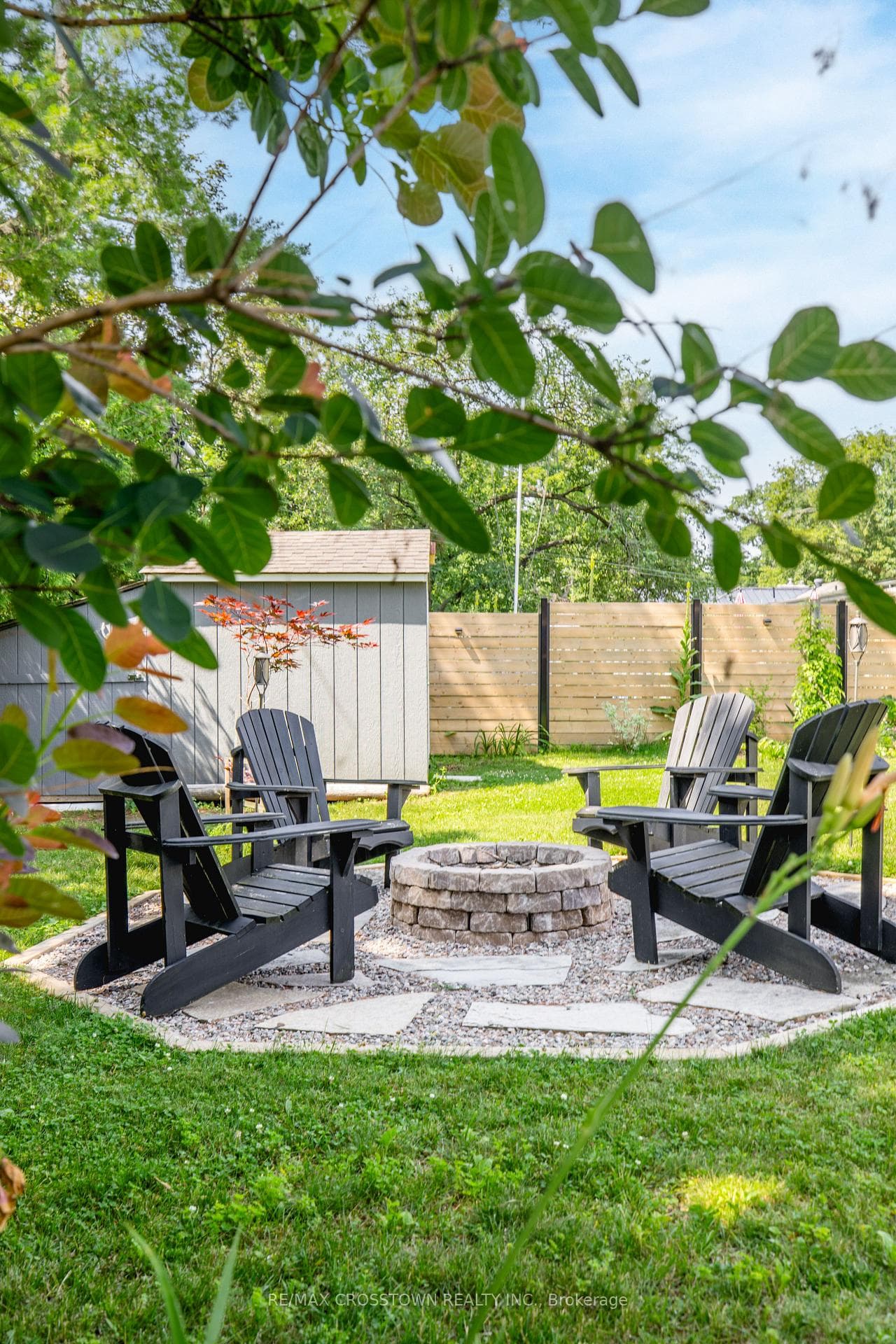 11 Castle Drive — property photo