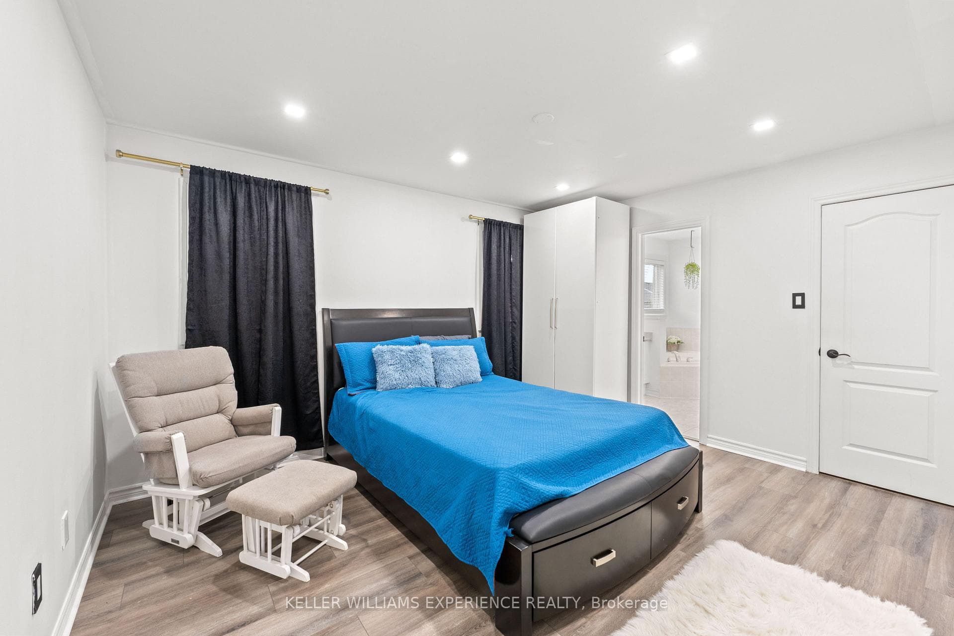 16 Snowden Avenue — property photo