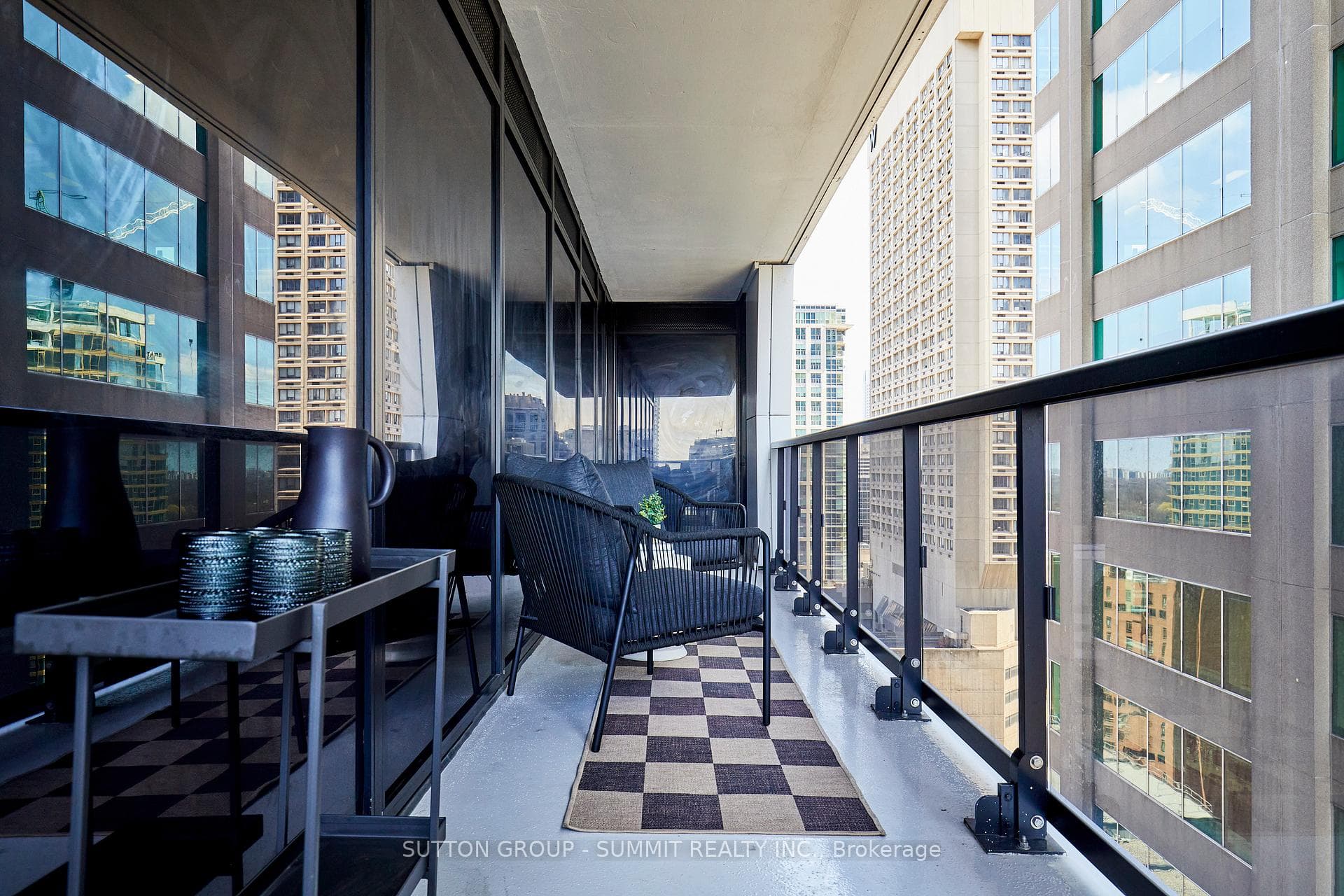 2501- 771 YONGE Street — property photo