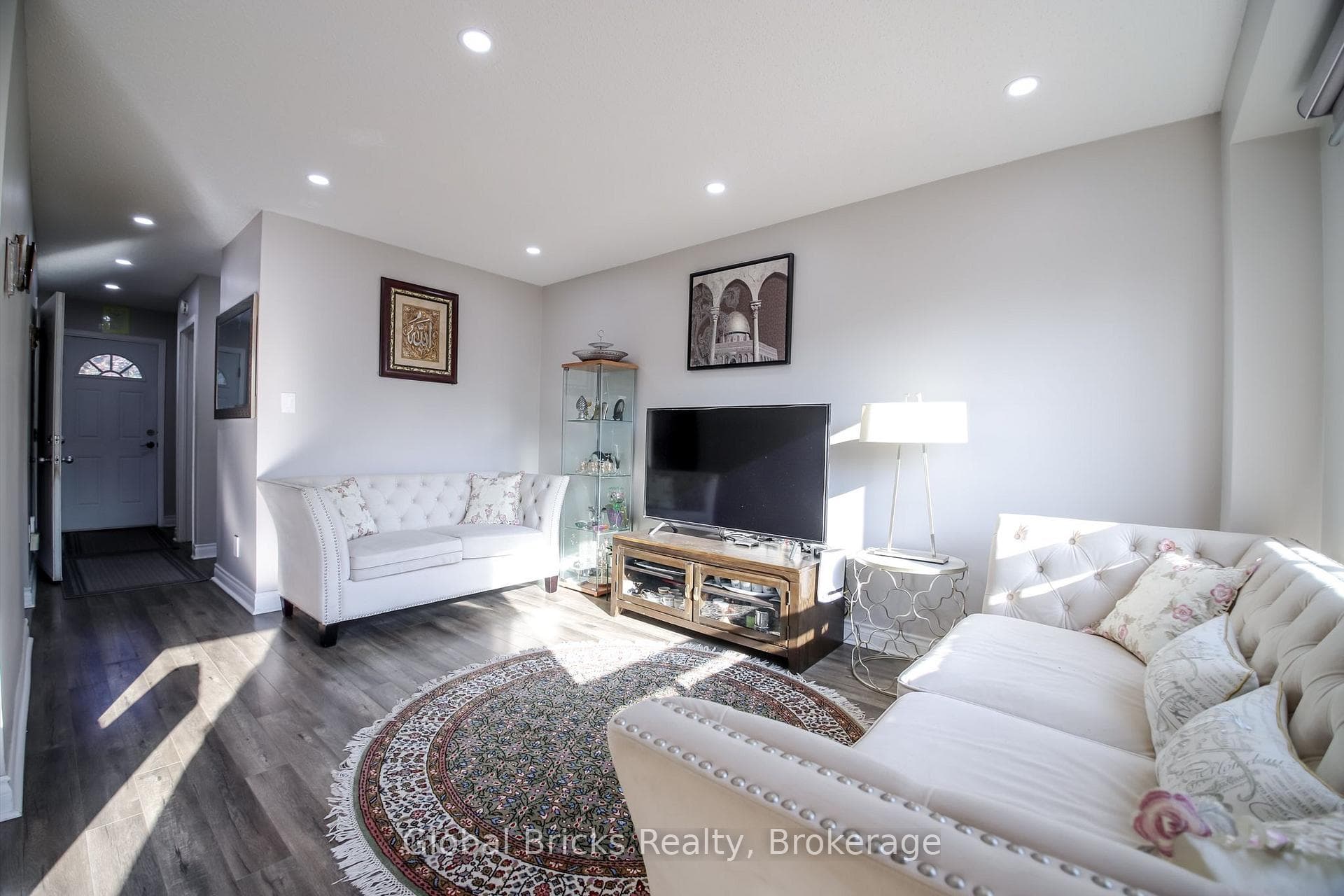 56 Winston Crescent — property photo
