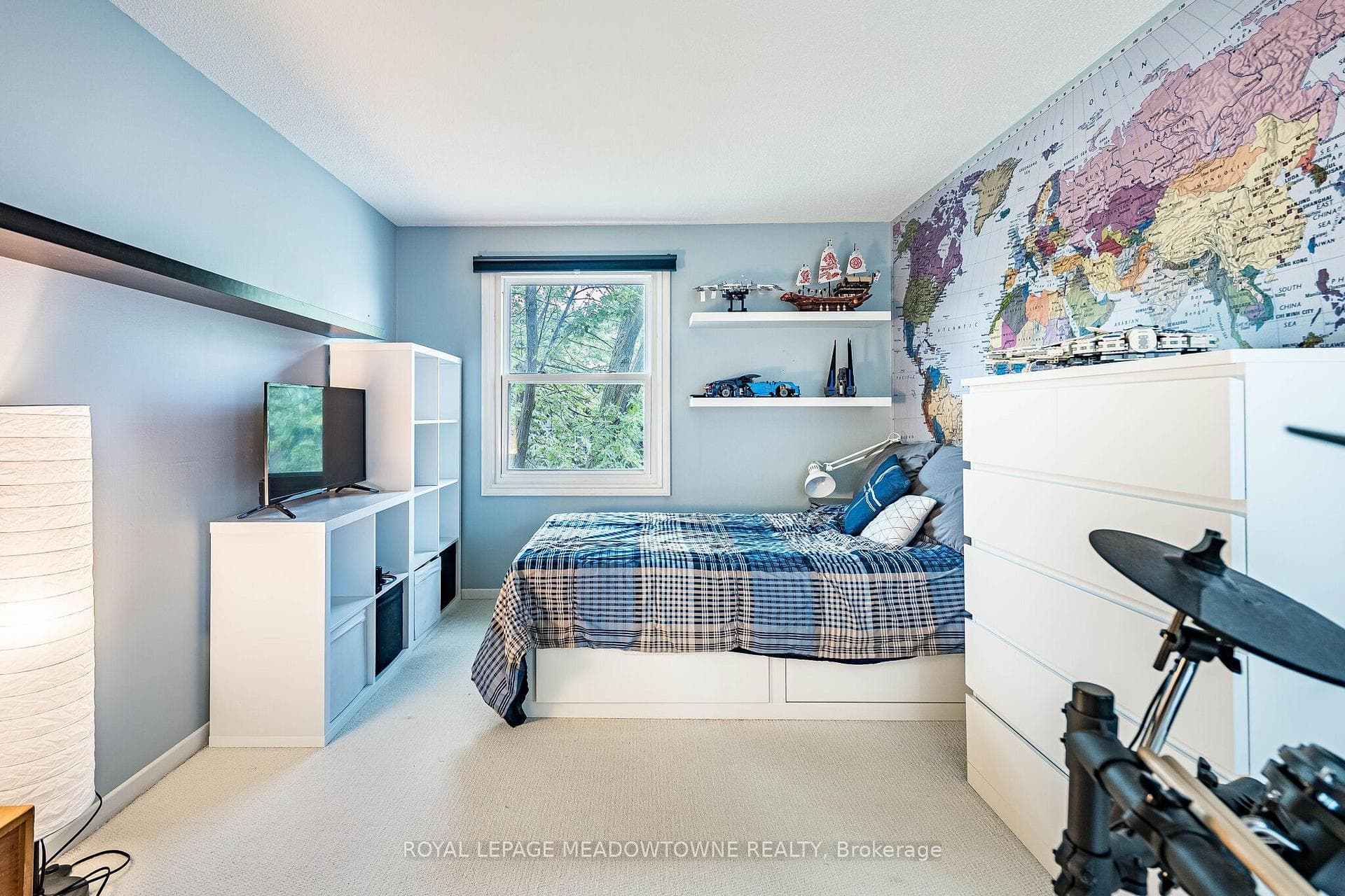 37 Salisbury Circle — property photo