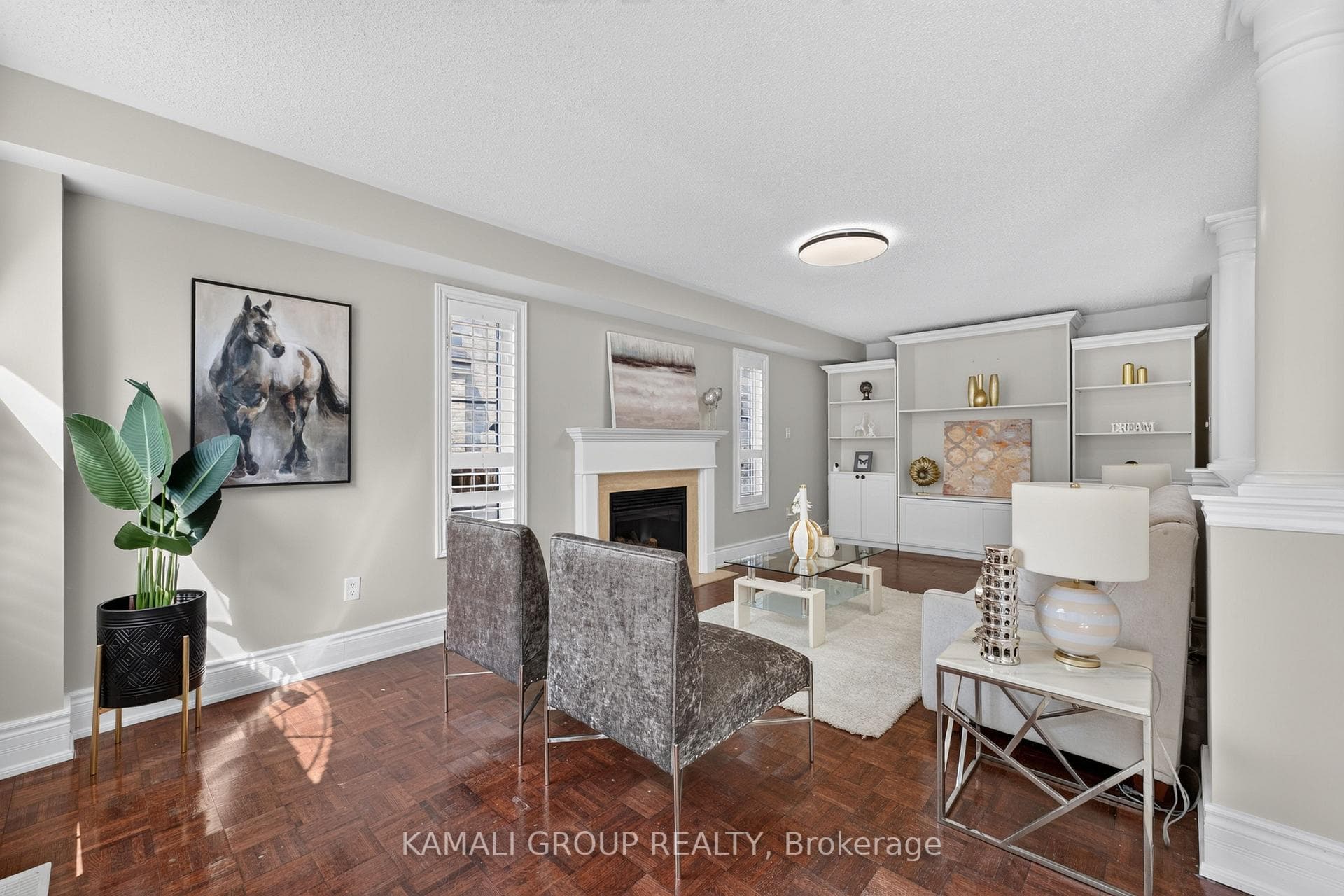 10 Rebecca Court — property photo