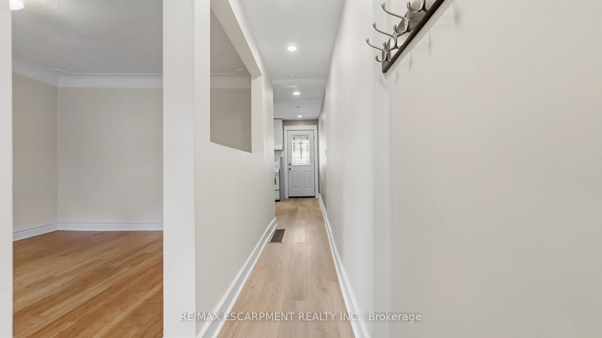 180 WEST Avenue — property photo