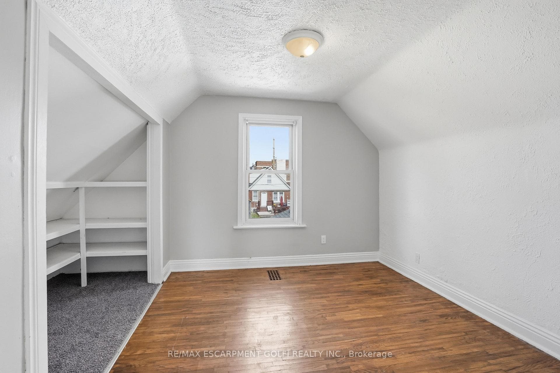 43 Cameron Avenue — property photo