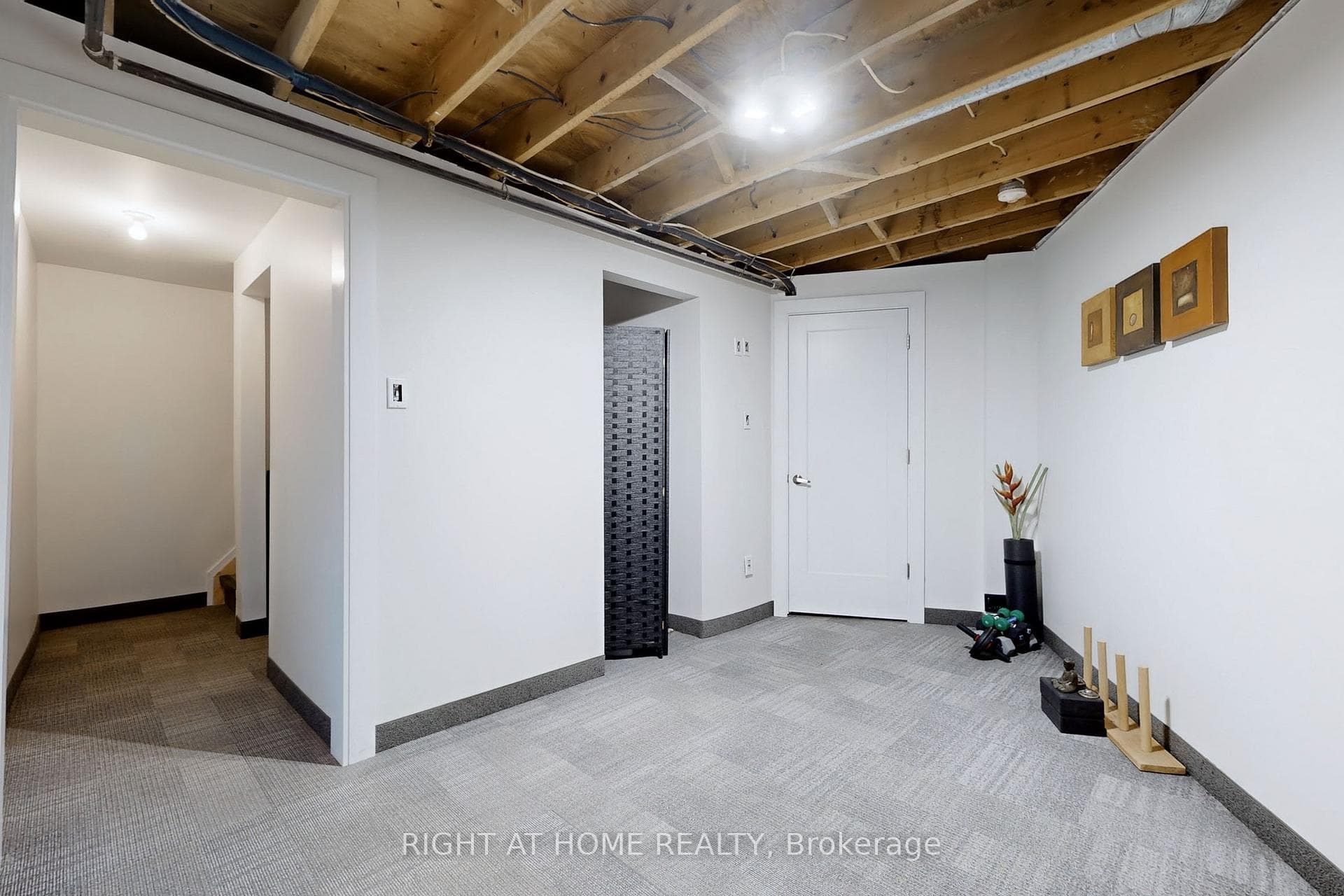 6- 400 Bloor Street — property photo