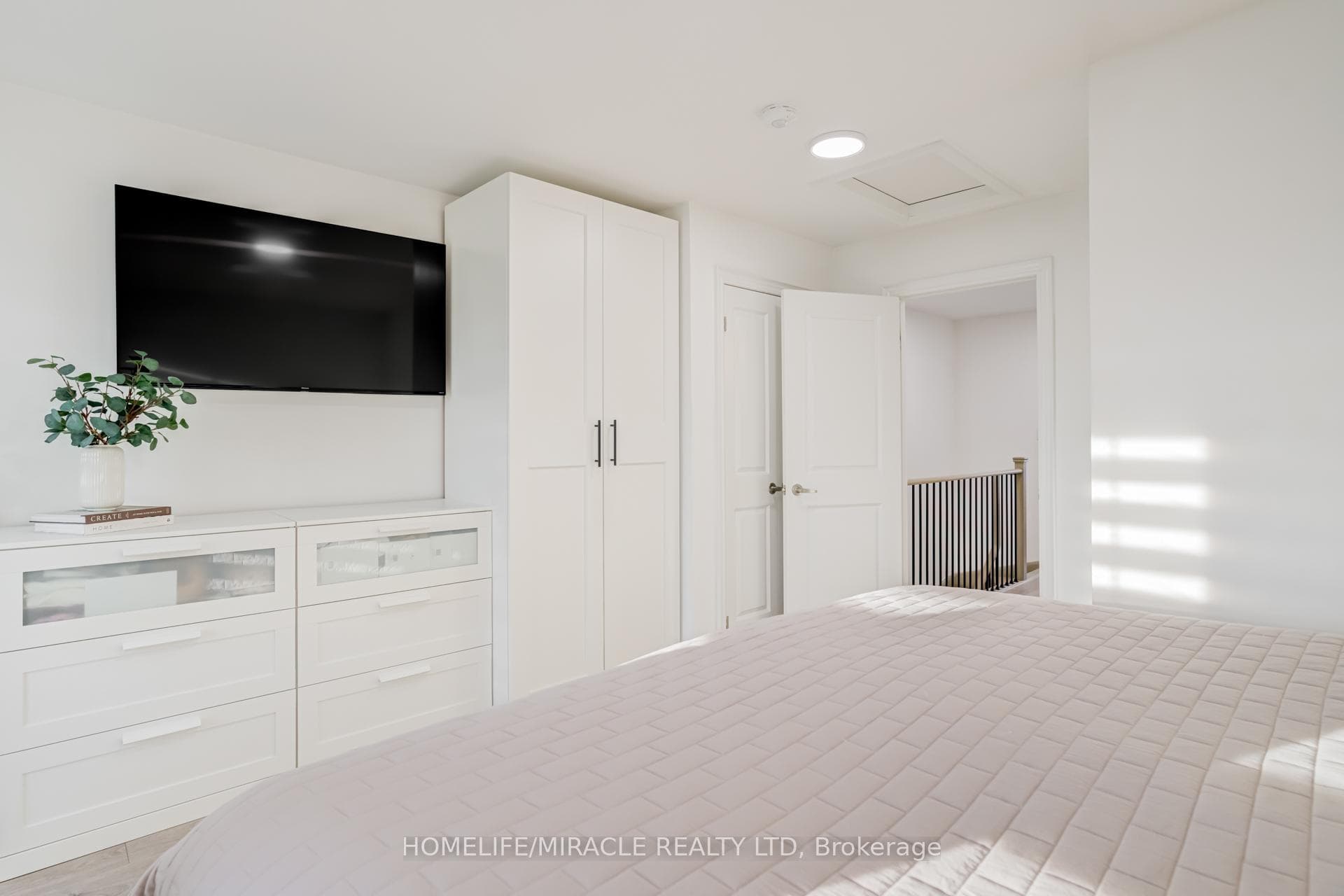6 Pumpkin Corner Crescent — property photo