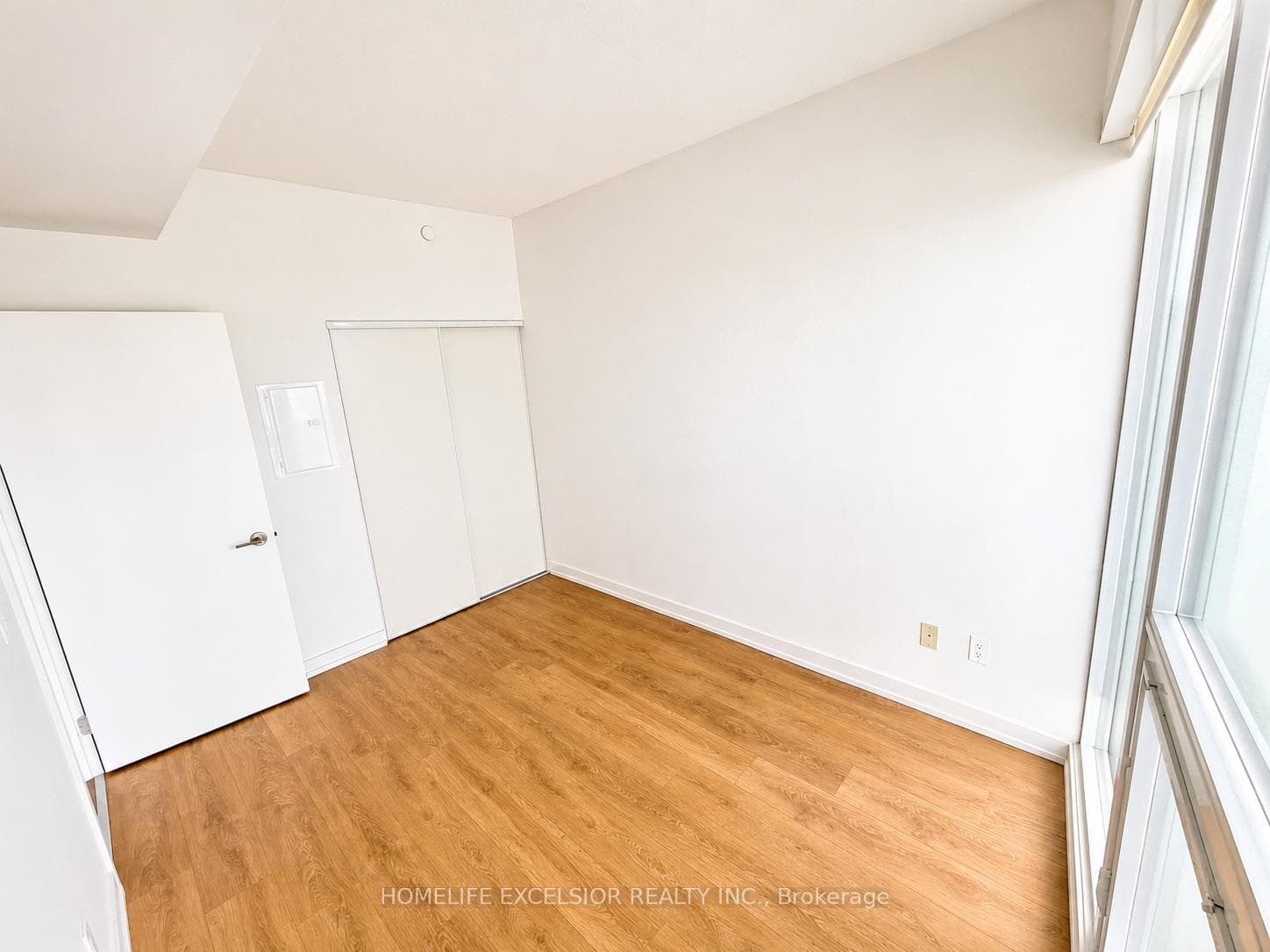 712- 115 Mcmahon Drive — property photo