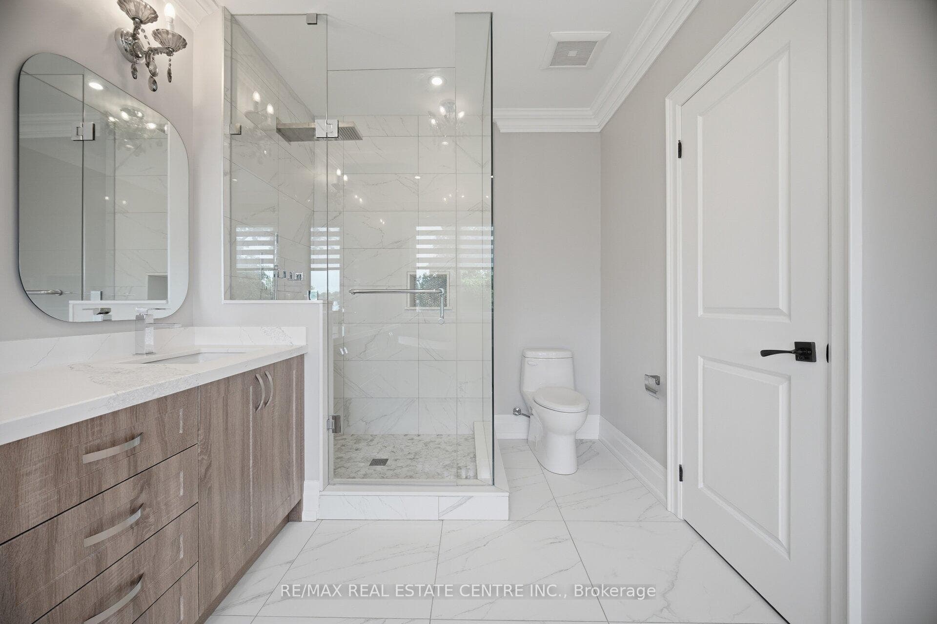 1496 Mansfield Drive — property photo
