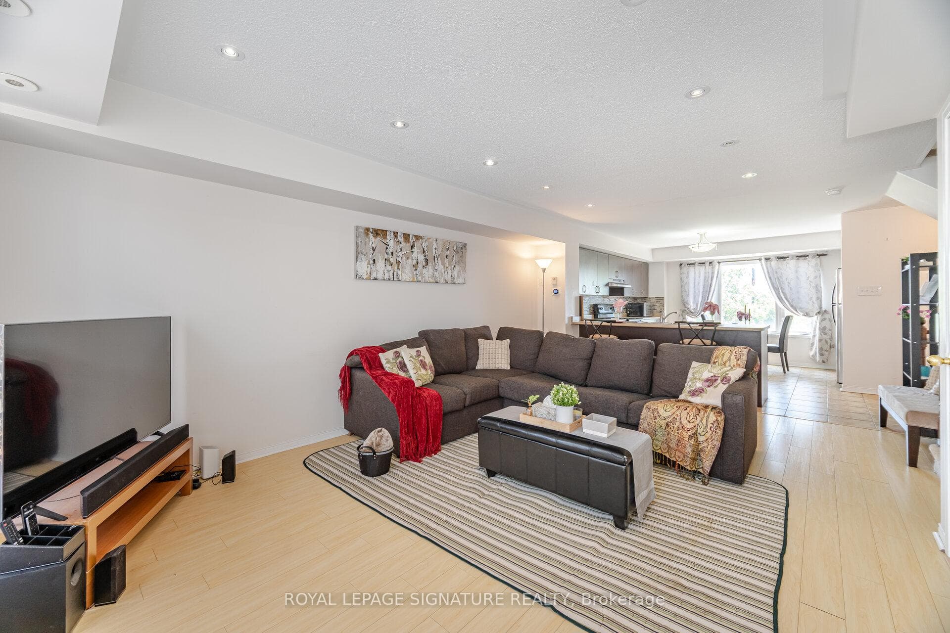 3- 4855 Half Moon Grove — property photo