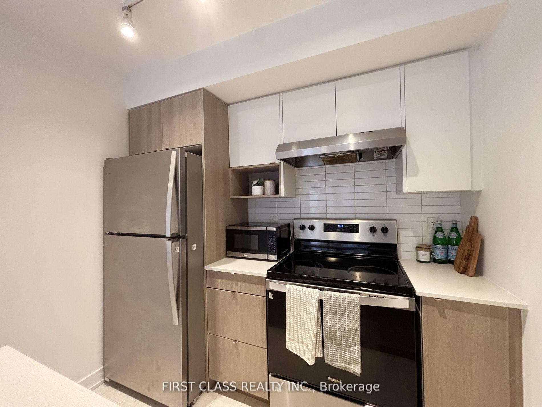 514- 1127 Cooke Boulevard — property photo