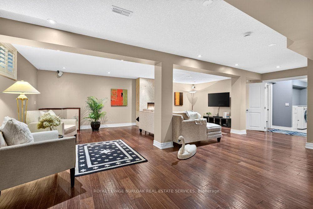 13- 976 Shadeland Avenue — property photo