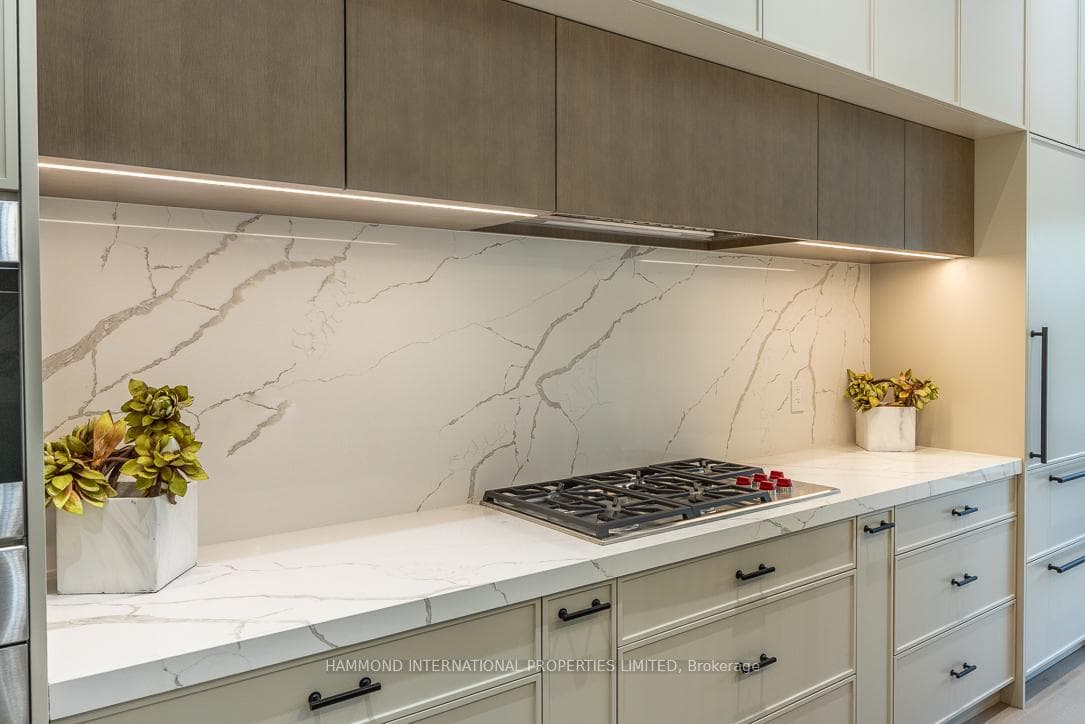 1179 Avenue Road — property photo