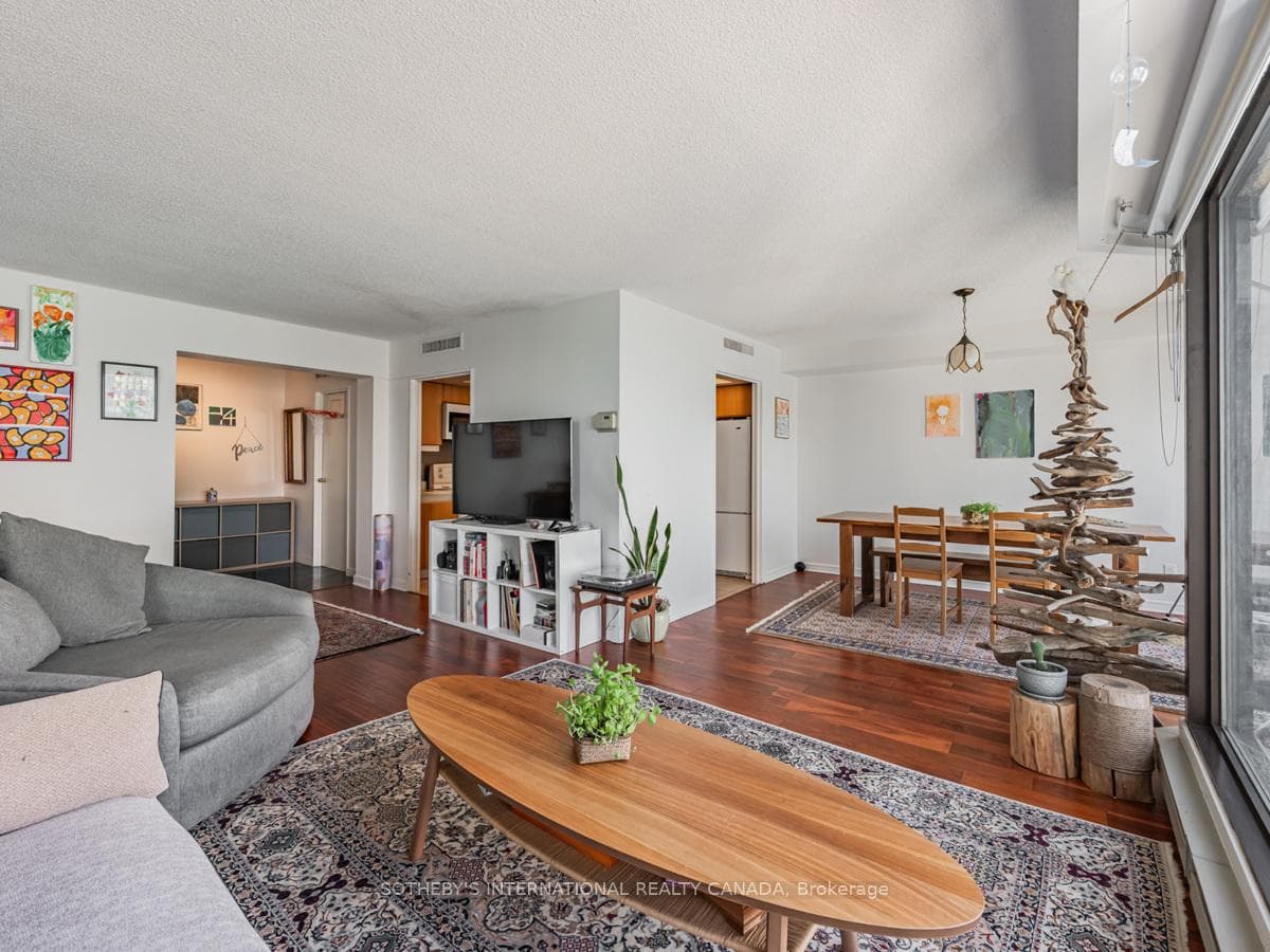 2204- 65 Harbour Square — property photo