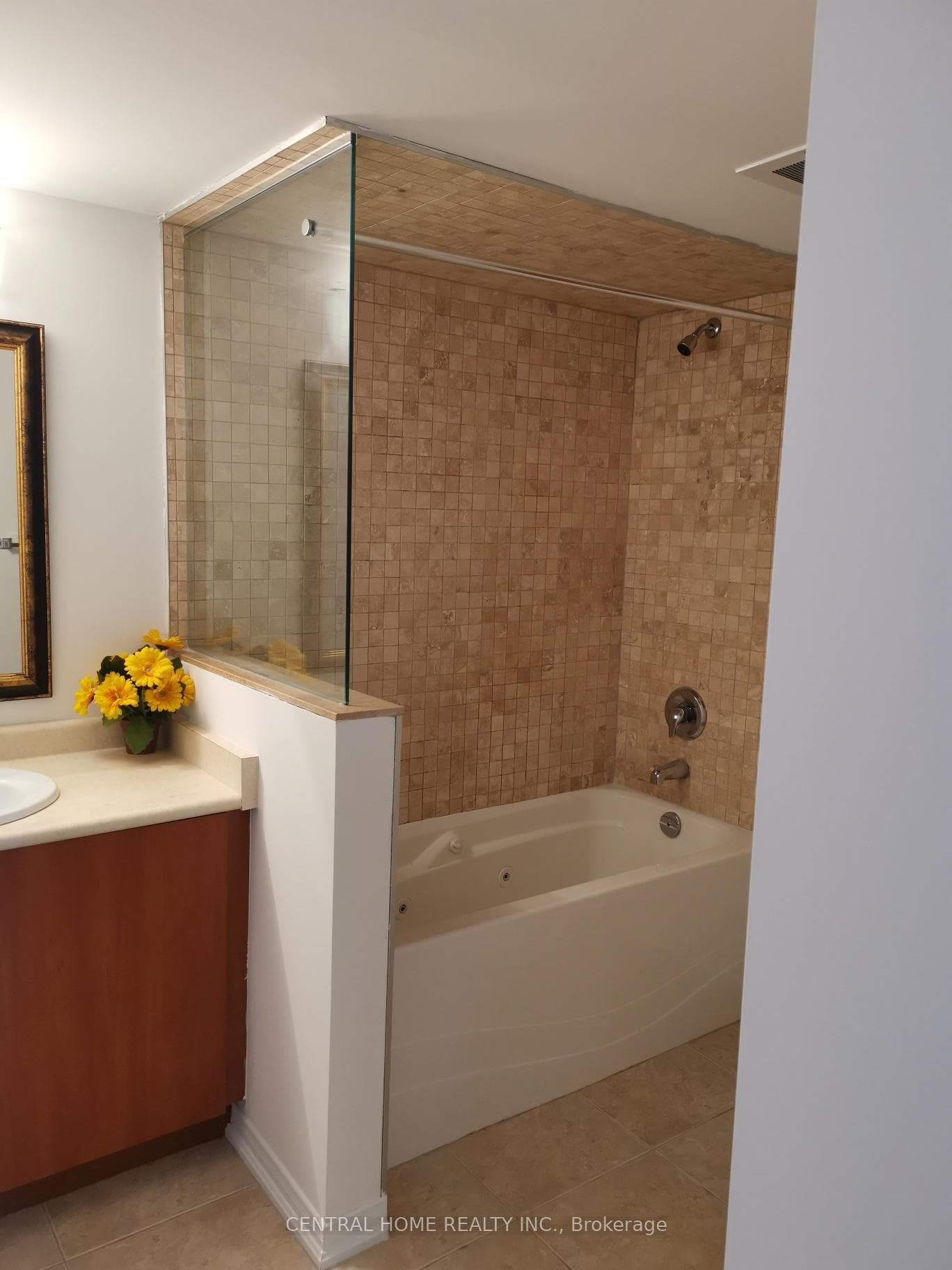 504- 921 Midland Avenue — property photo