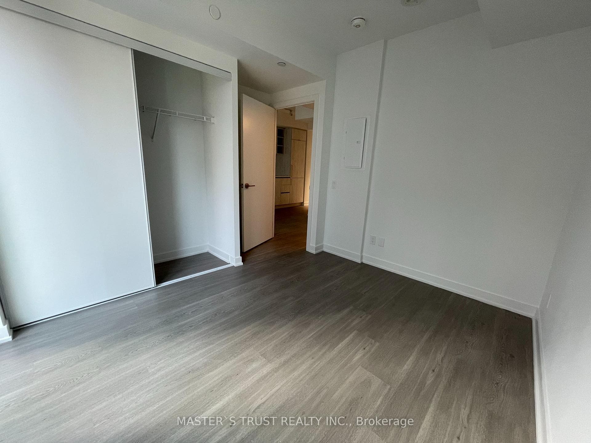 701- 8 Wellesley Street — property photo