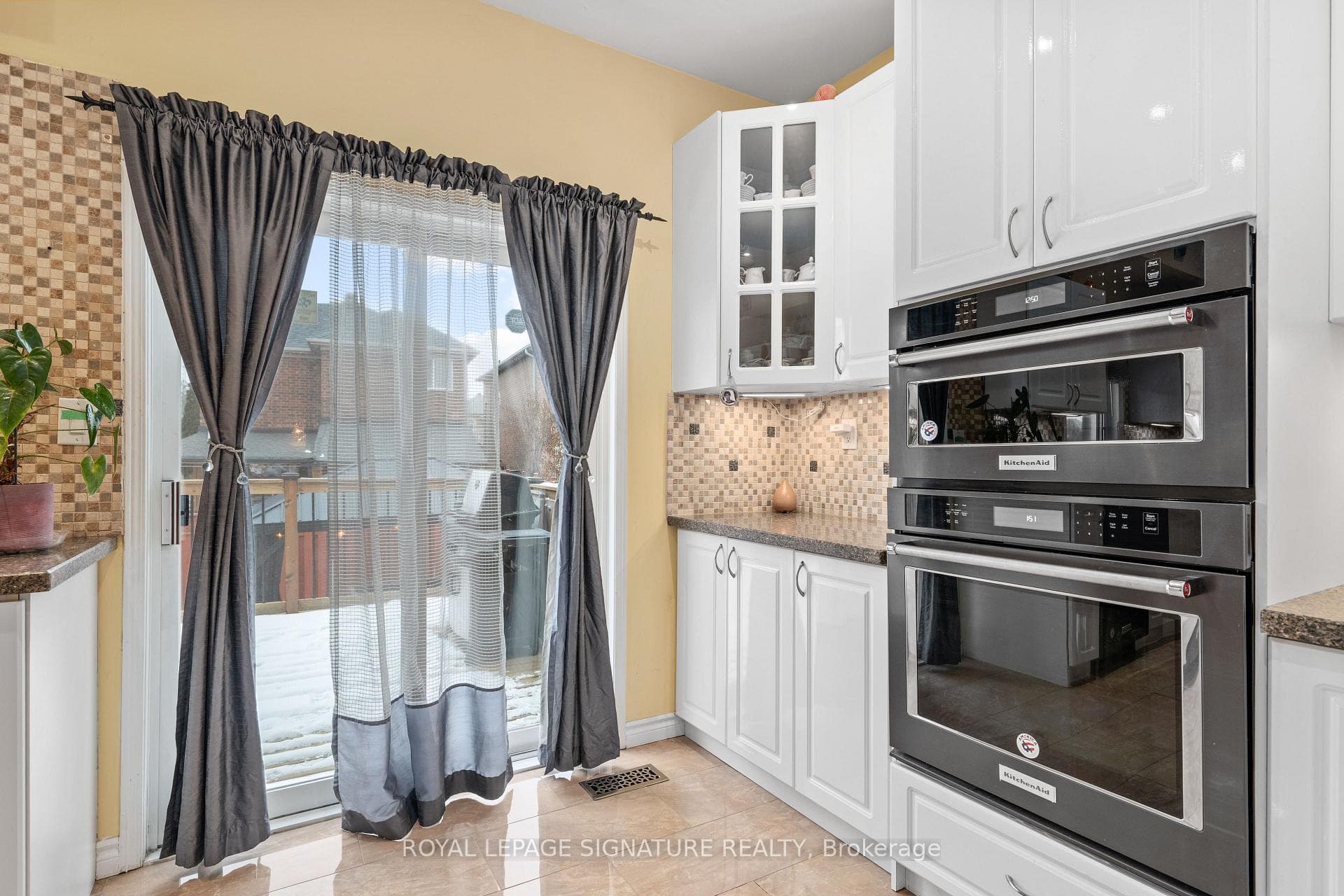 687 Twain Avenue — property photo