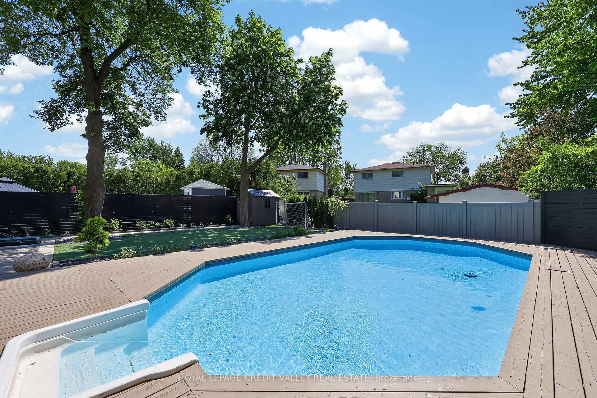 46 Duncan Bull Drive — property photo