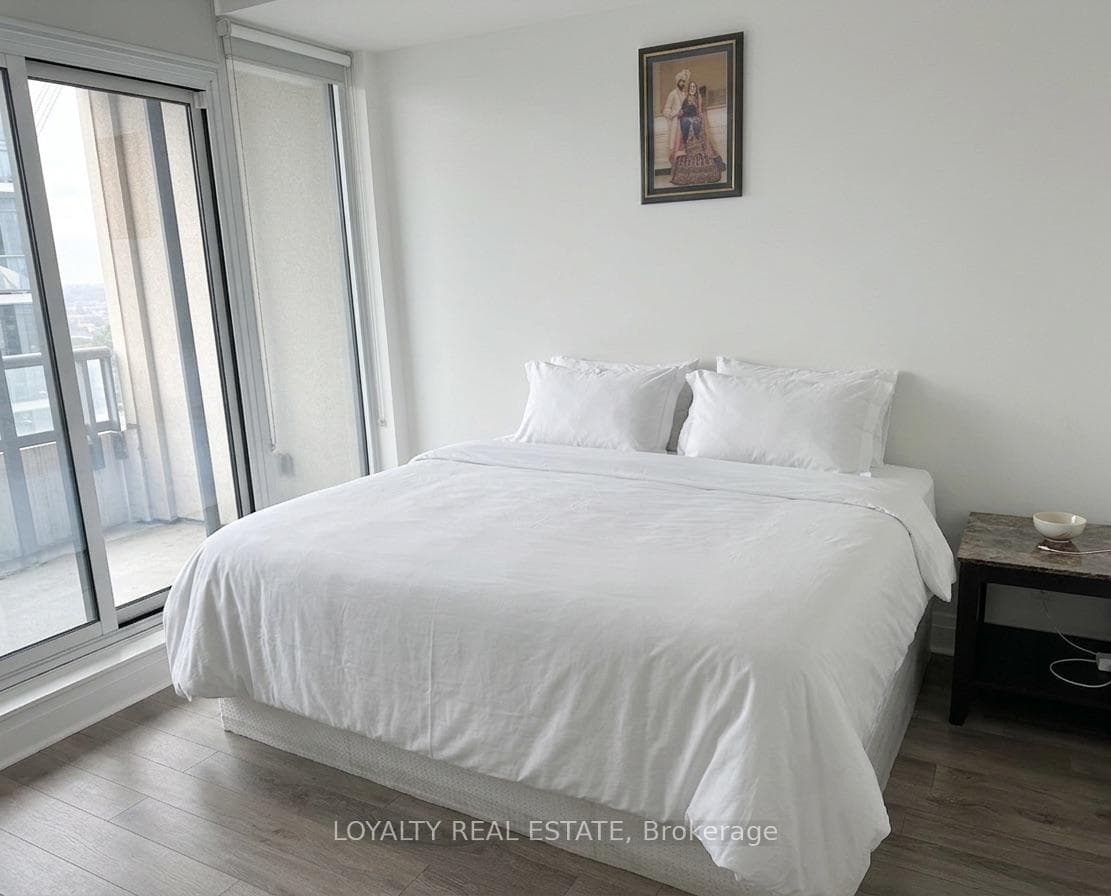 901- 17 Zorra Street — property photo
