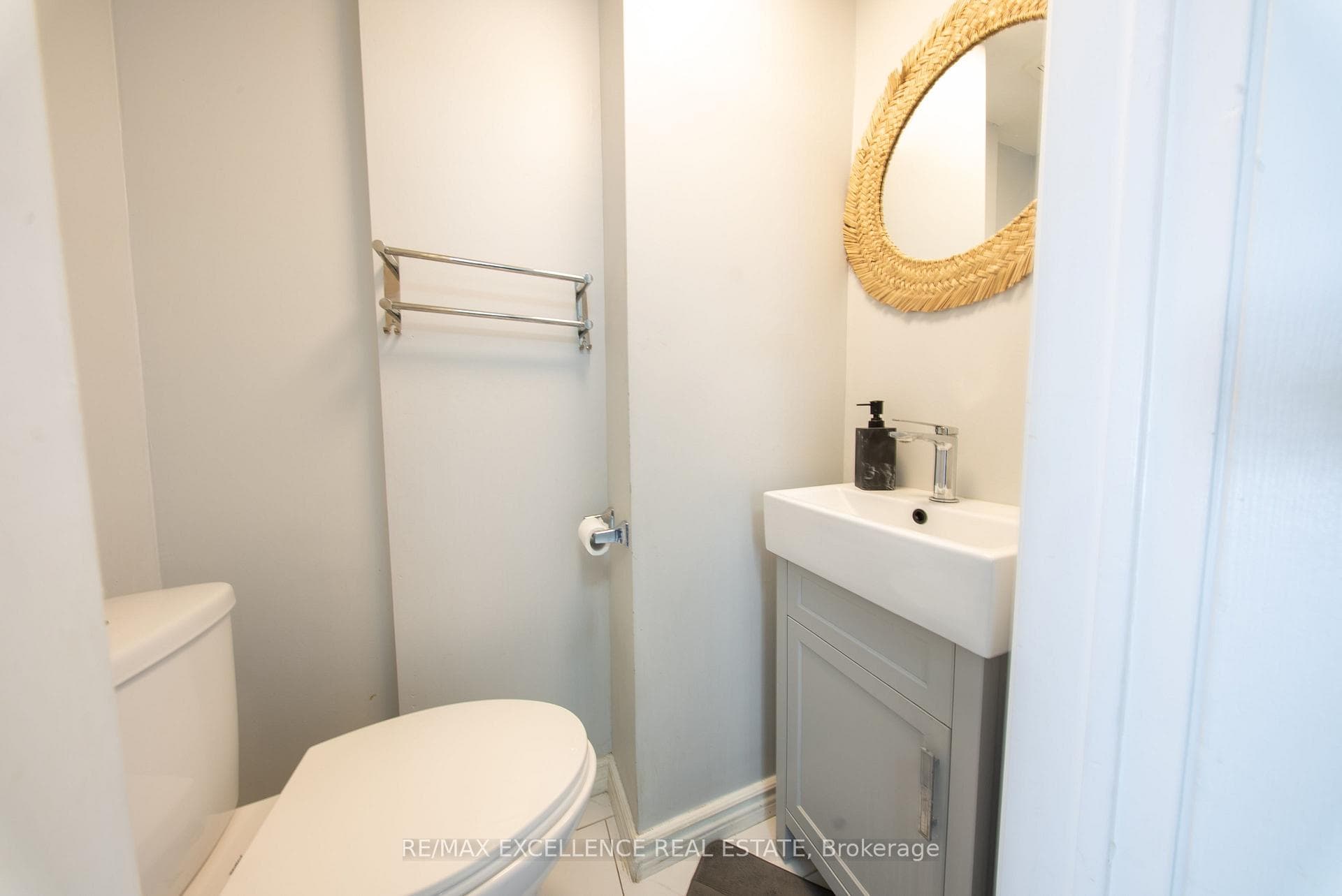 46 Nectarine Crescent — property photo