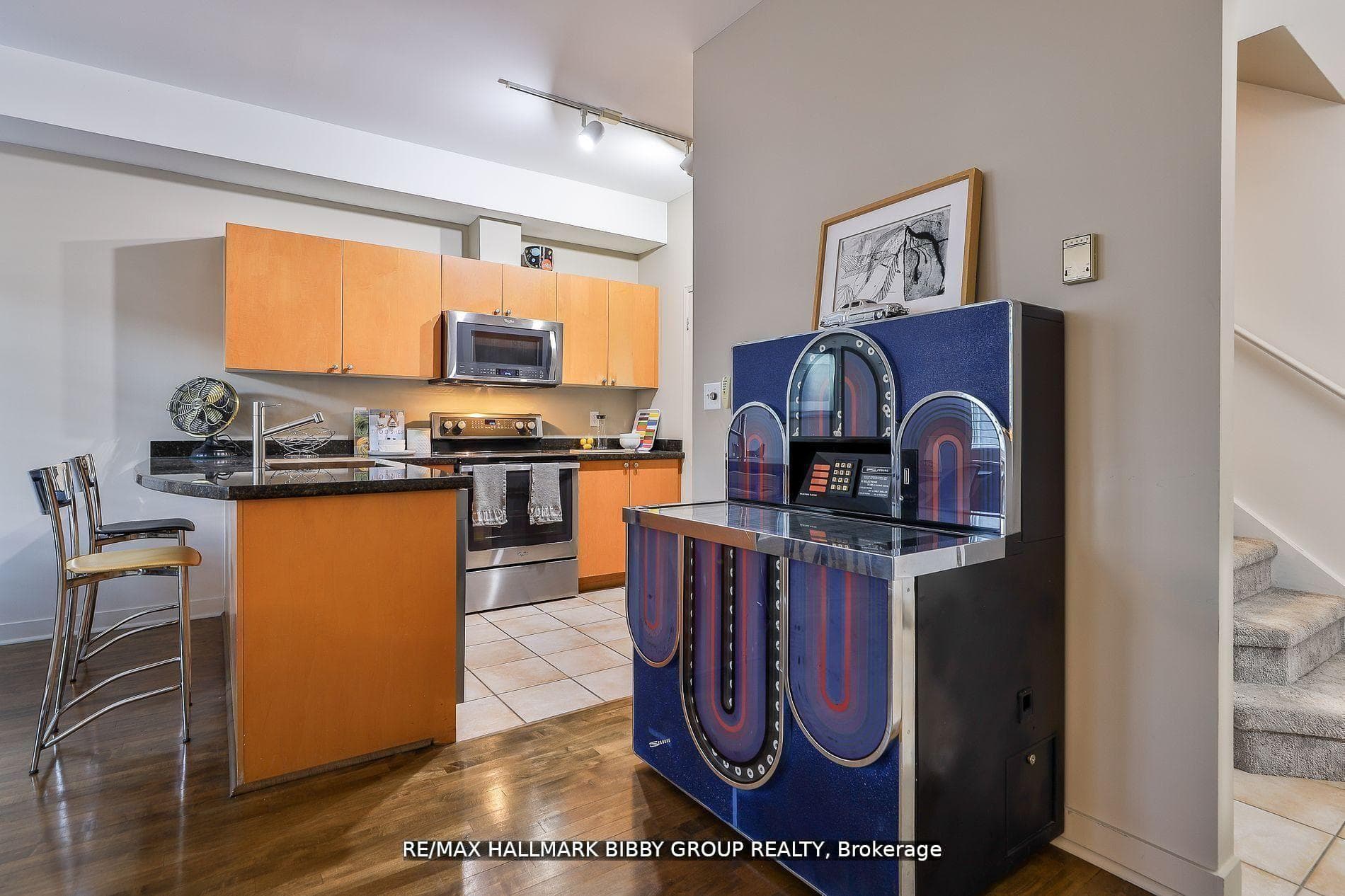 315- 500 Richmond Street — property photo