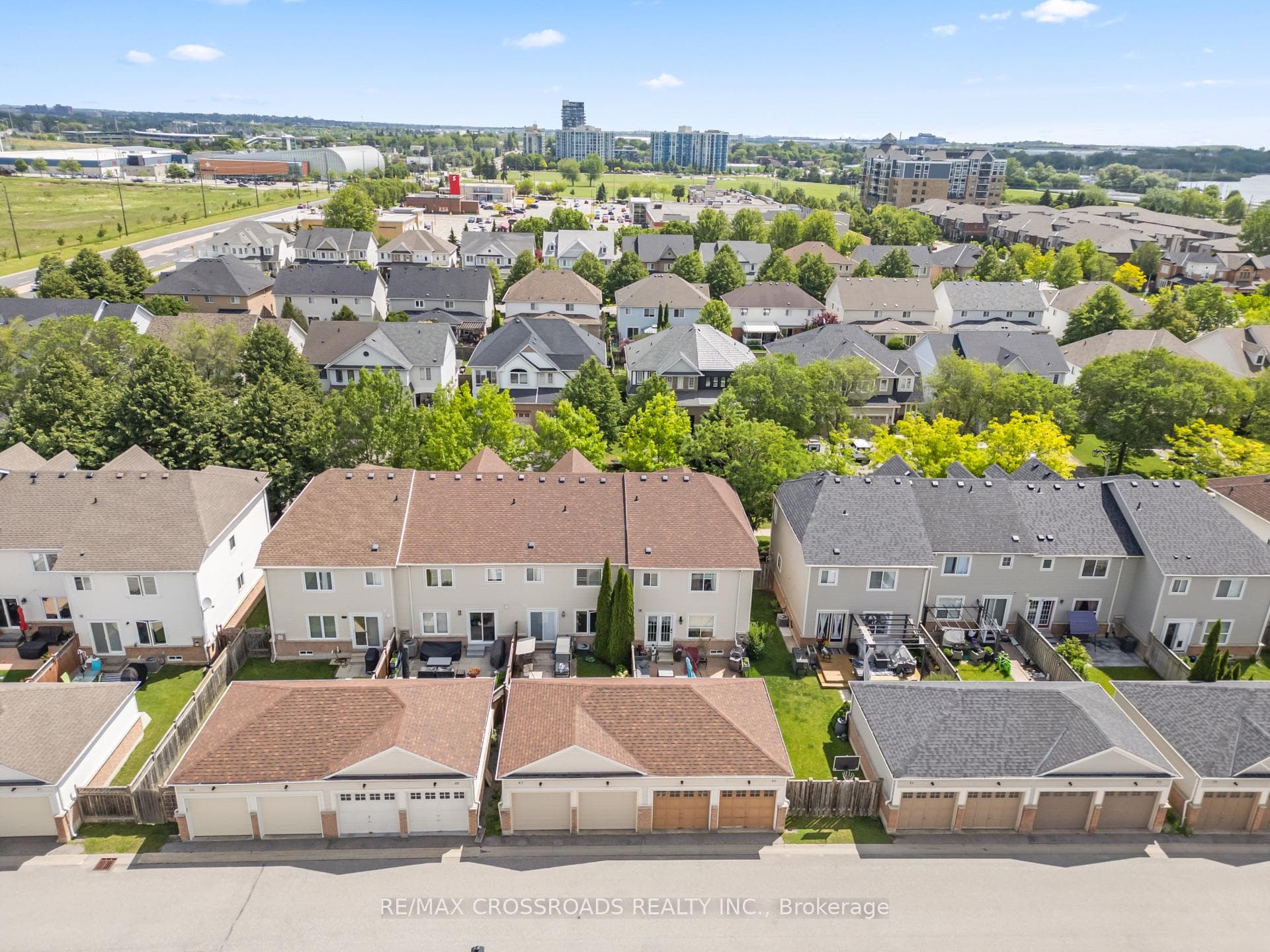 67 Regatta Crescent — property photo