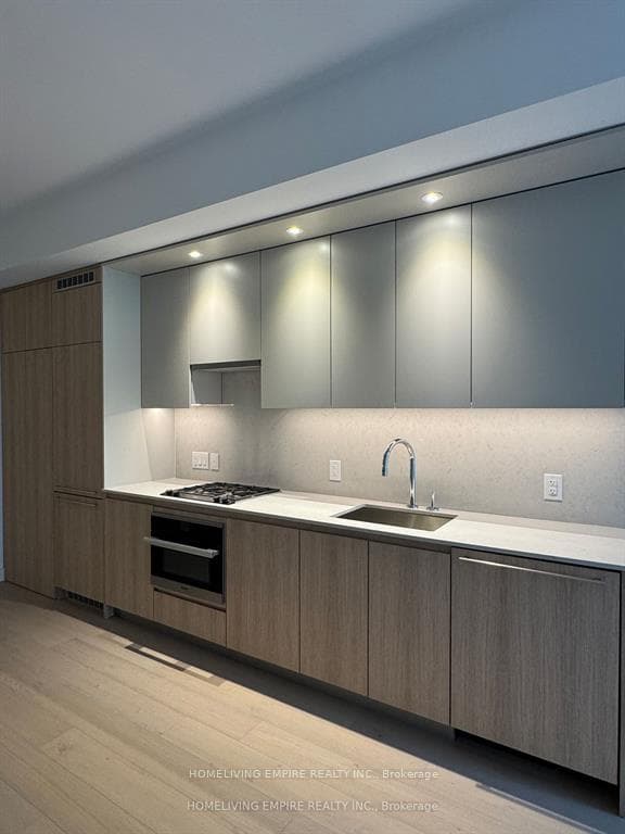 306- 81 Wellesley Street — property photo
