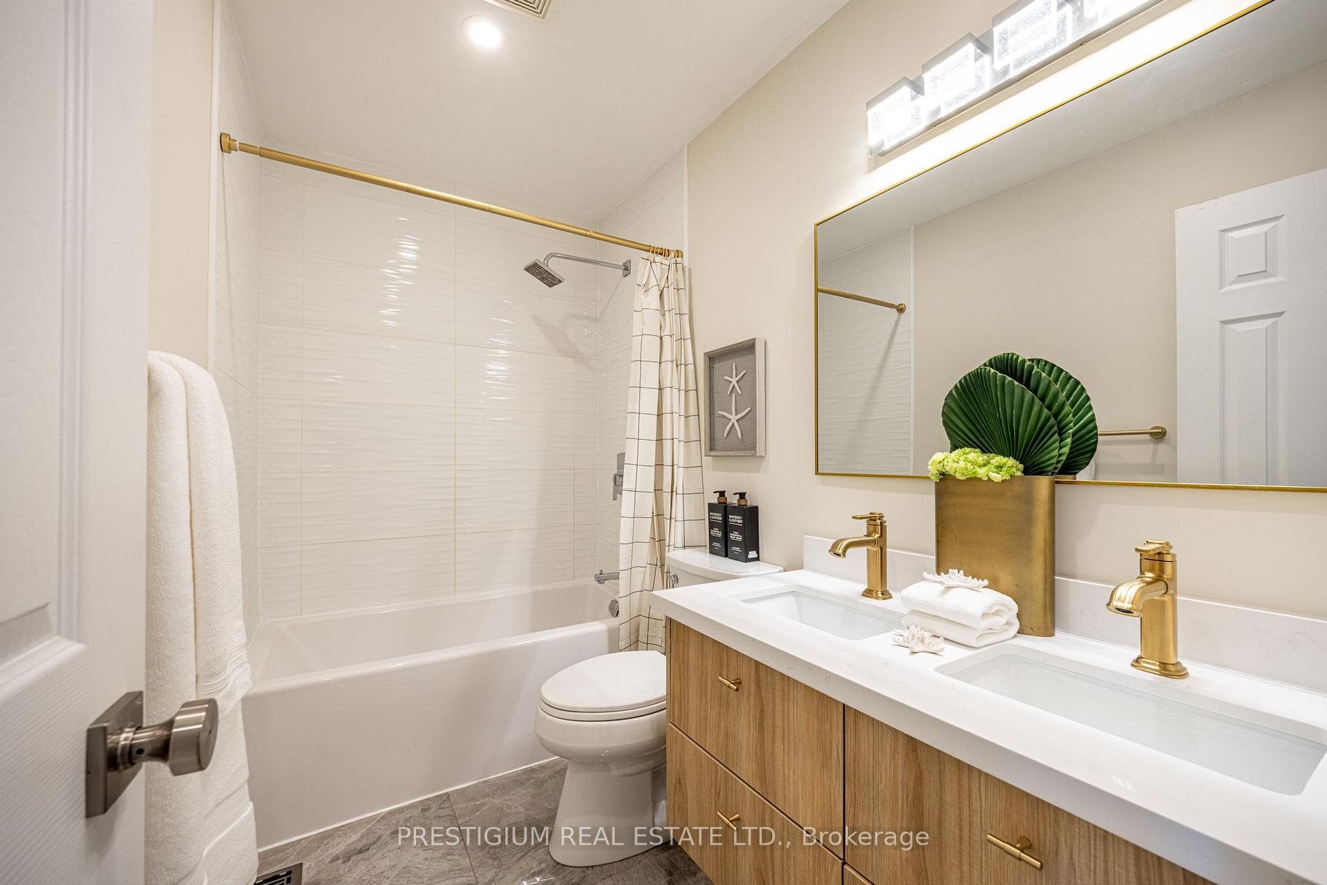 4094 Teakwood Drive — property photo