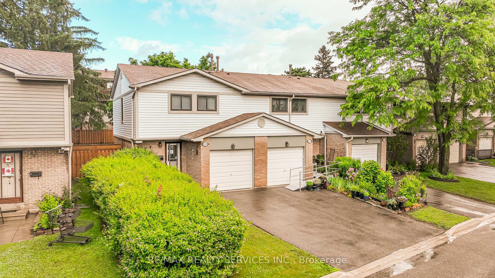 125- 125 Ashton Crescent — property photo