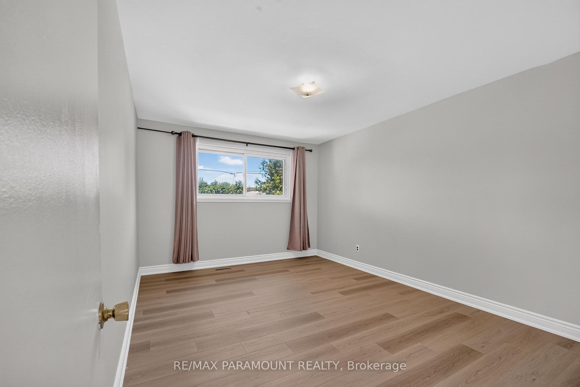 66 Doncaster Drive — property photo