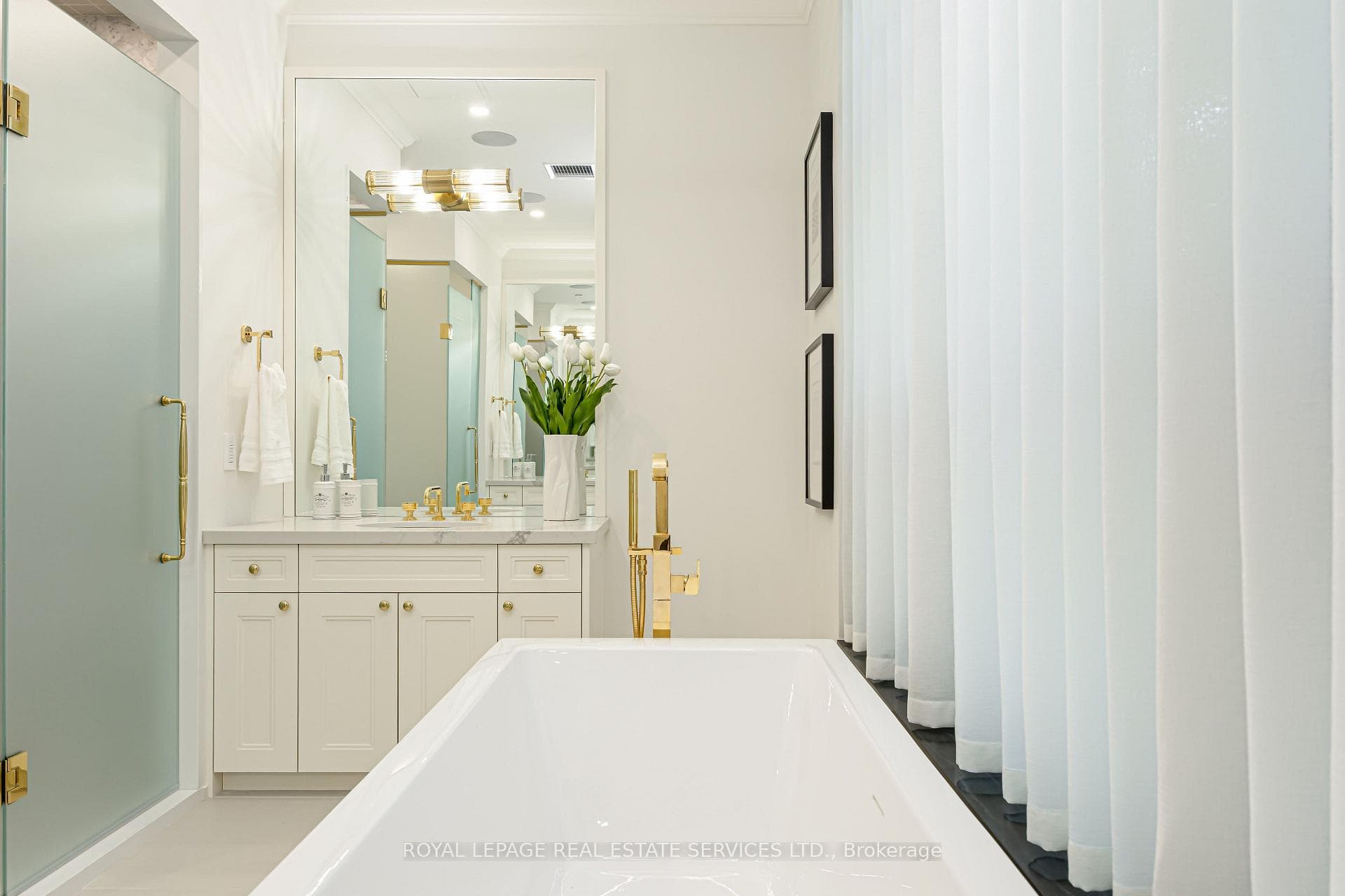 203- 200 Russell Hill Road — property photo