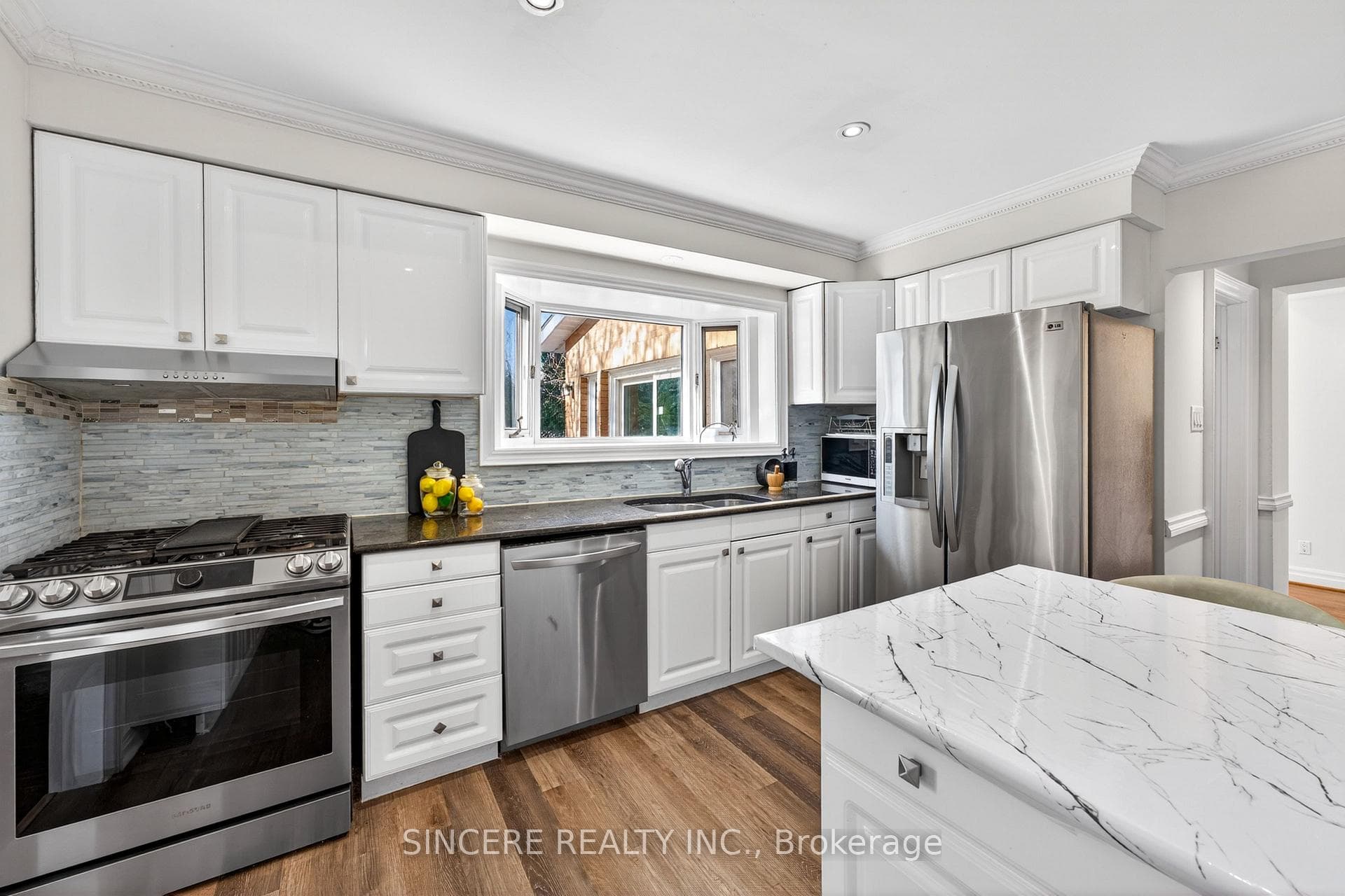 48 Bellbury Crescent — property photo