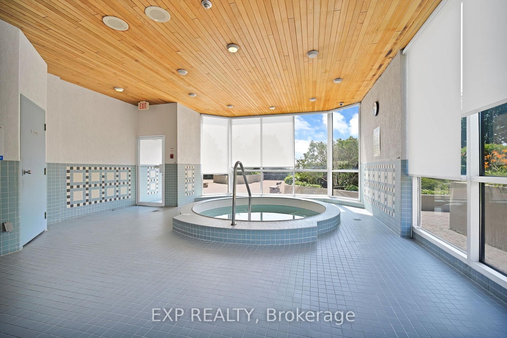 307- 880 Dundas Street — property photo