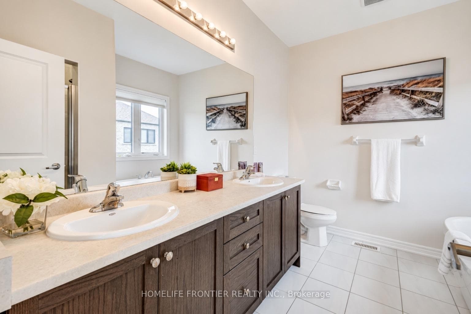 879 Plum Place — property photo