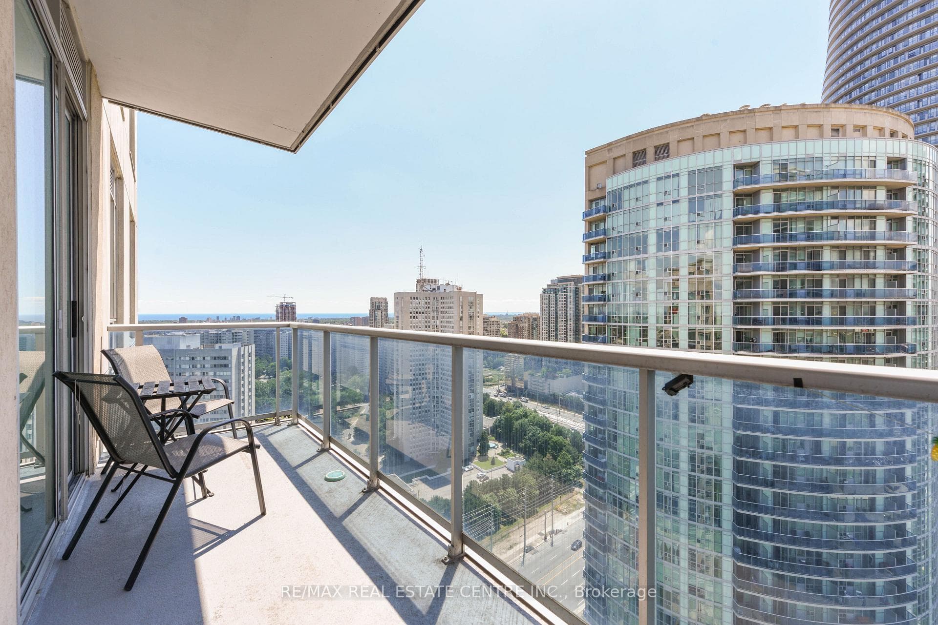 2605- 90 Absolute Avenue — property photo
