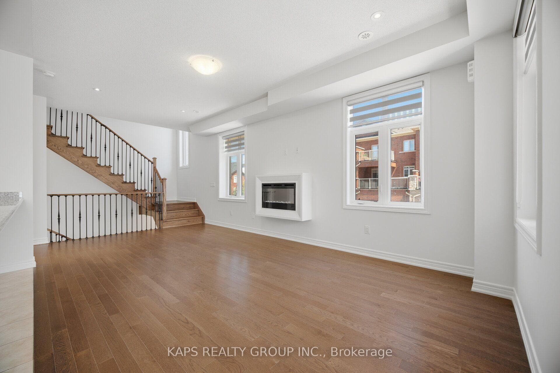 497 Manhattan Common — property photo