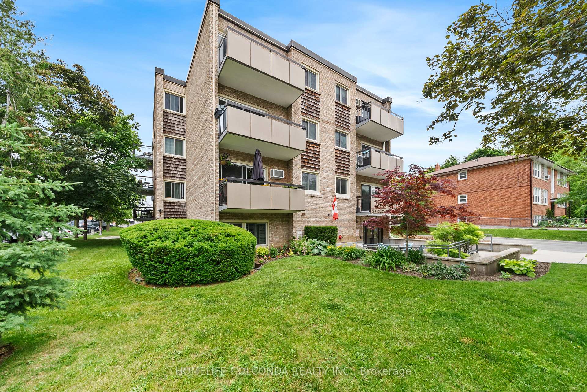 205- 21 Elizabeth Street — property photo