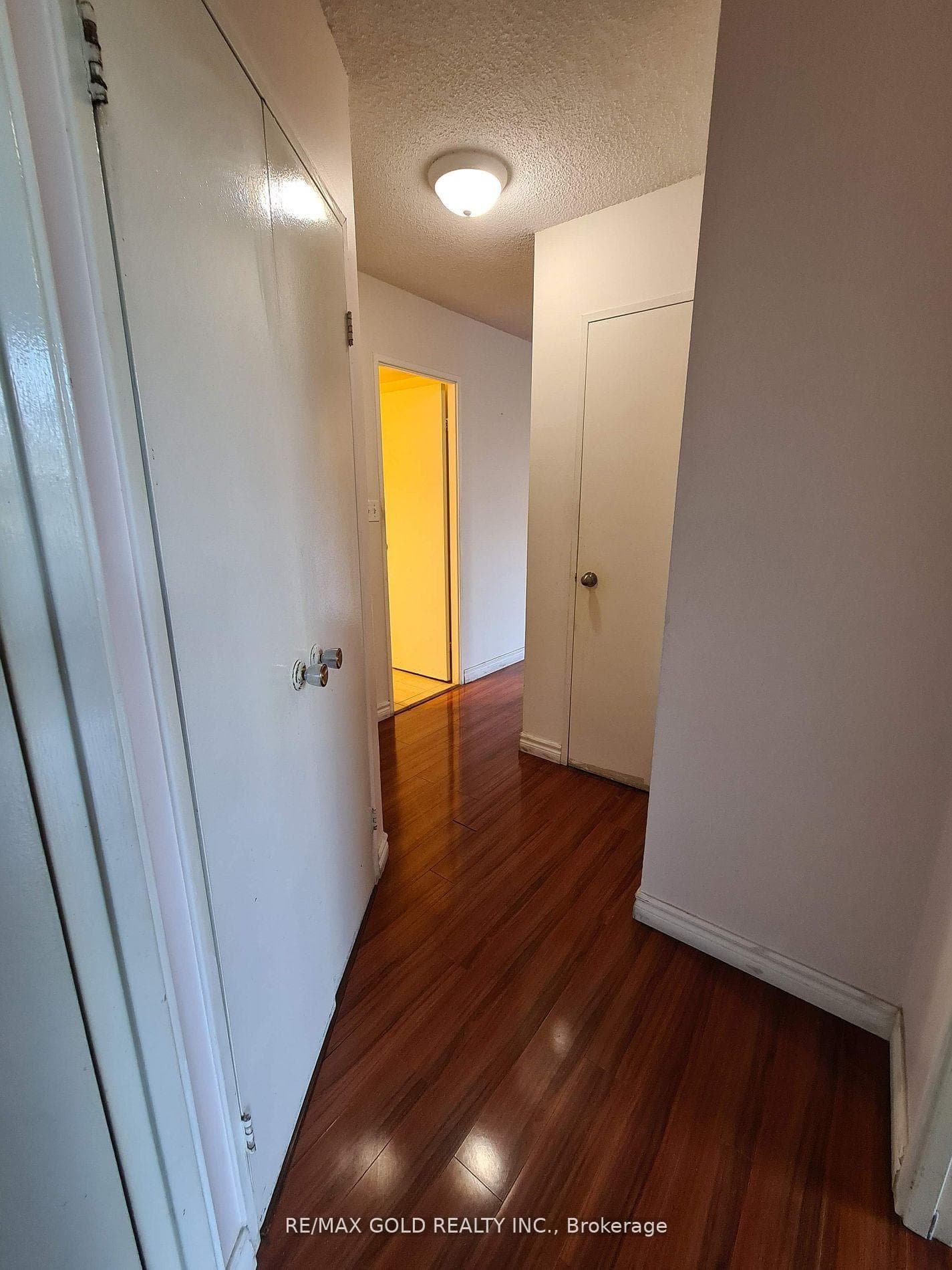 405- 335 Driftwood Avenue — property photo