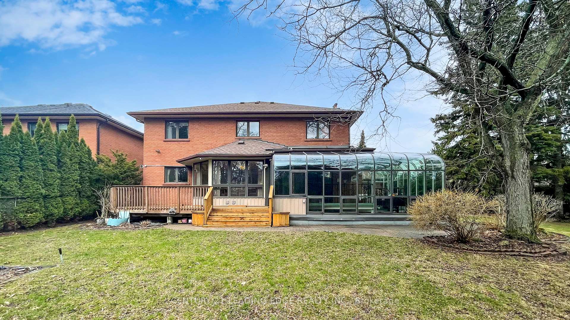 1127 OSHAWA Boulevard — property photo