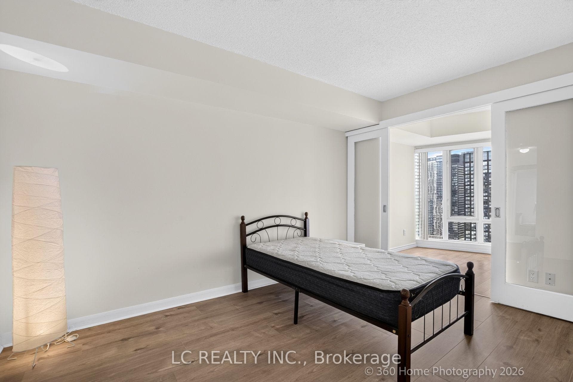 3403- 210 Victoria Street — property photo