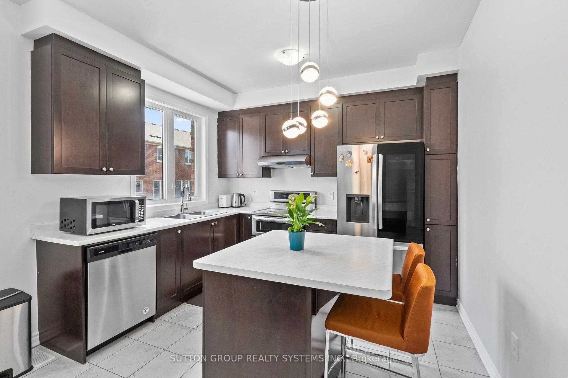 11 Fusilier Drive — property photo