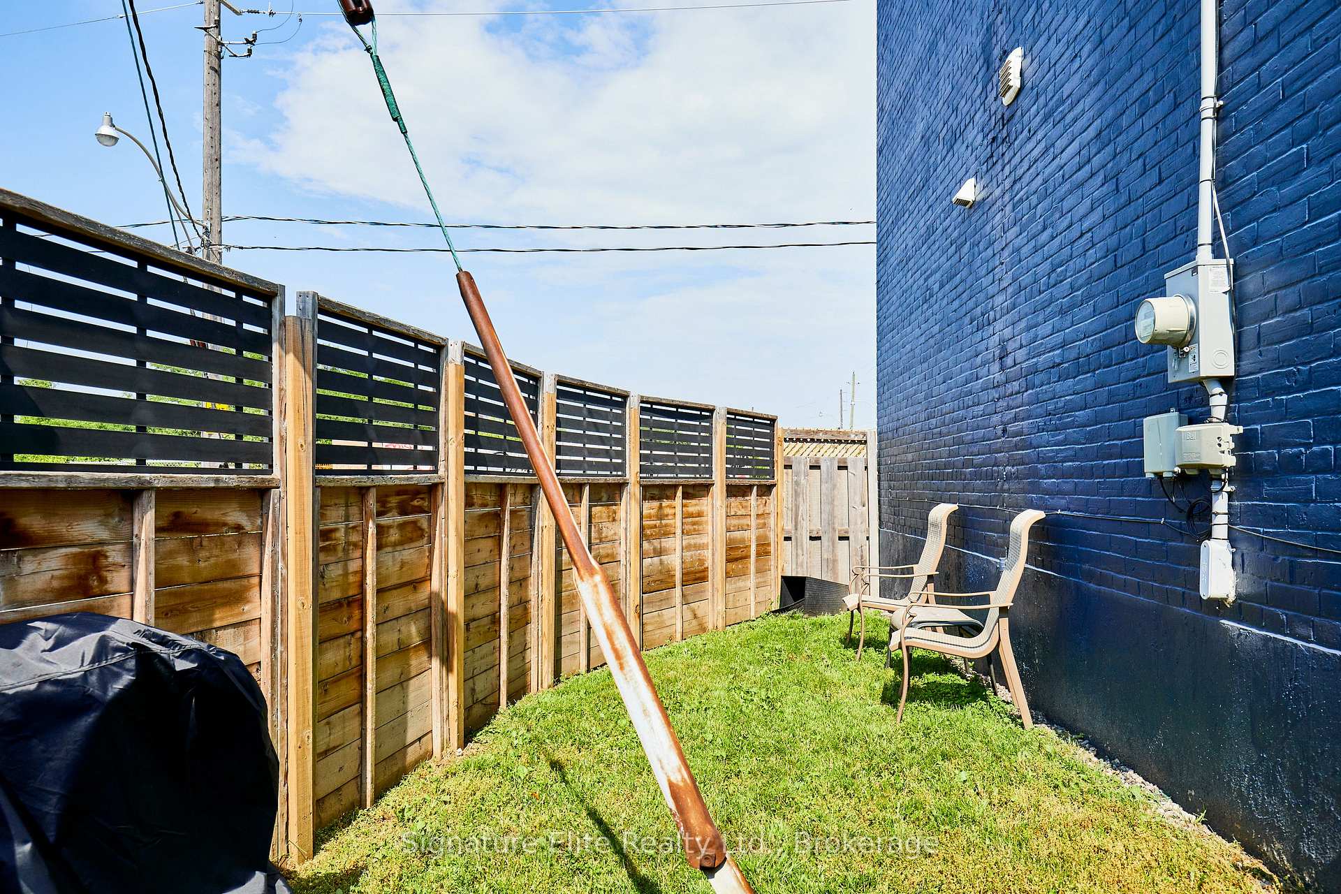 154 Mulock Avenue — property photo