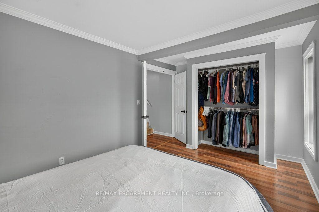 21 East Bend Avenue — property photo