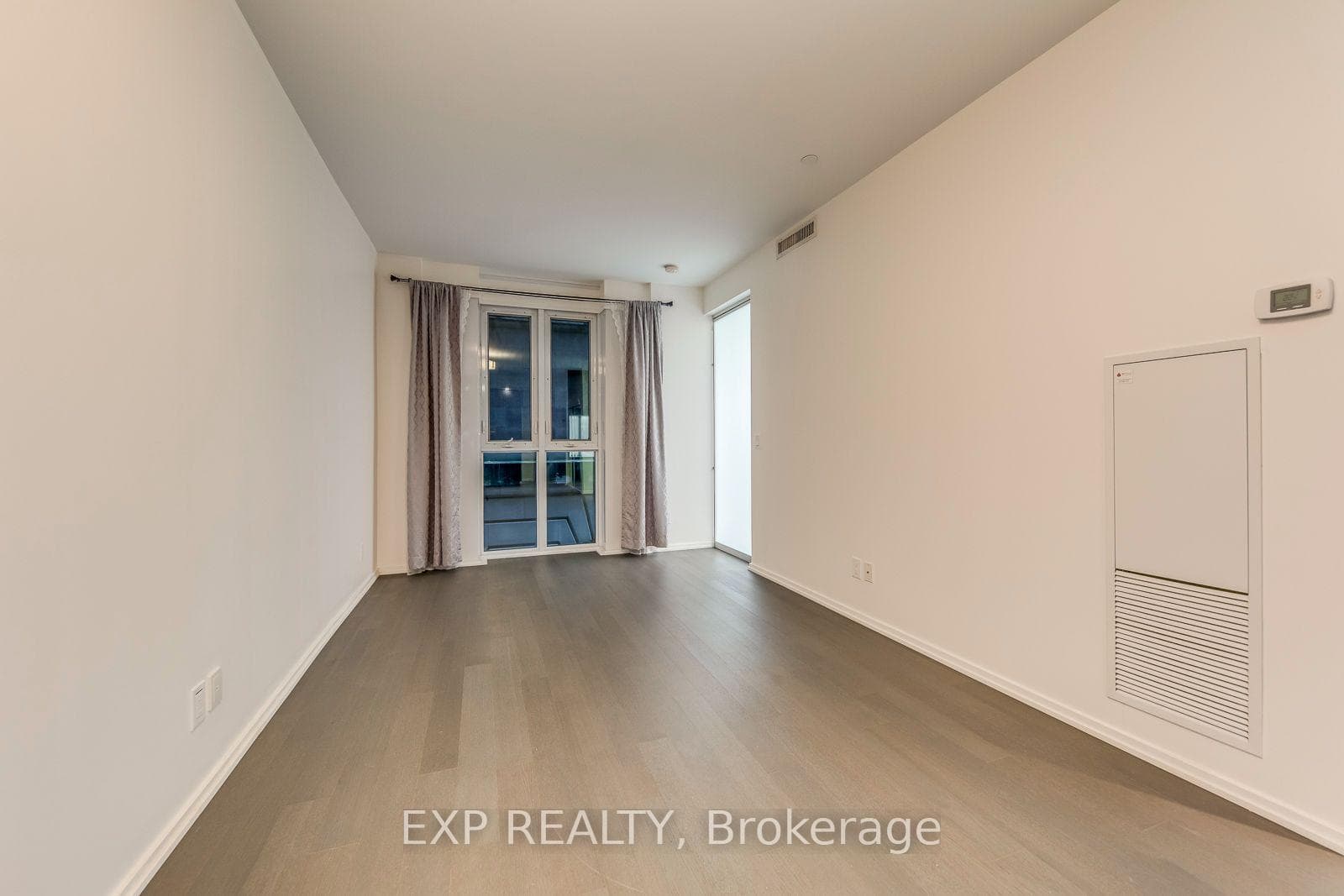309- 70 Temperance Street — property photo